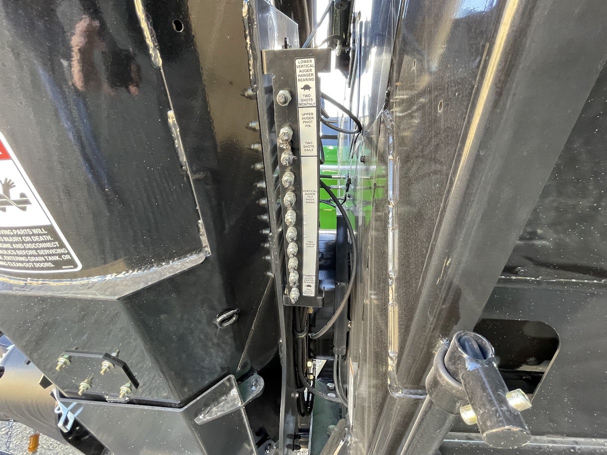 2024 Brent 1398 Grain Cart