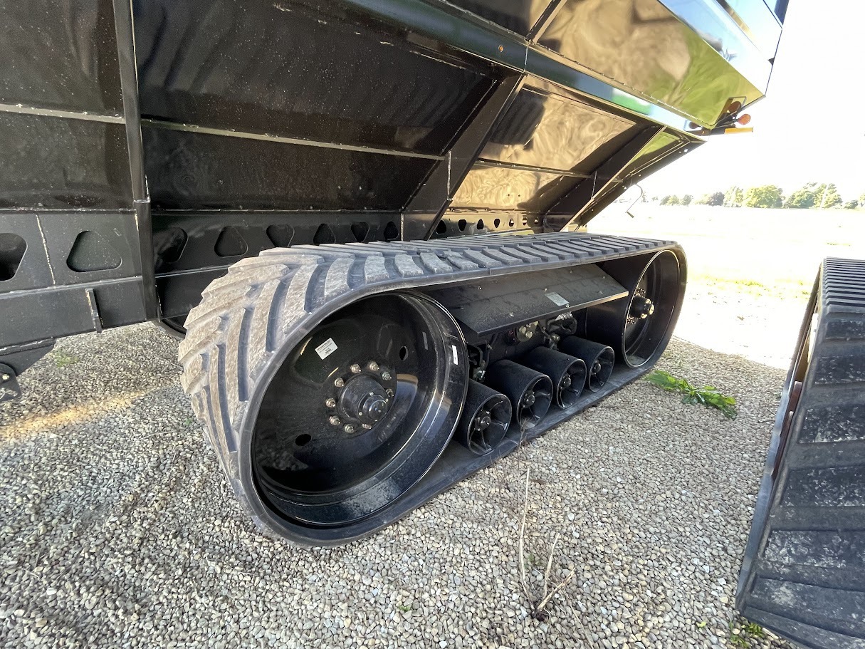 2024 Brent 1398 Grain Cart