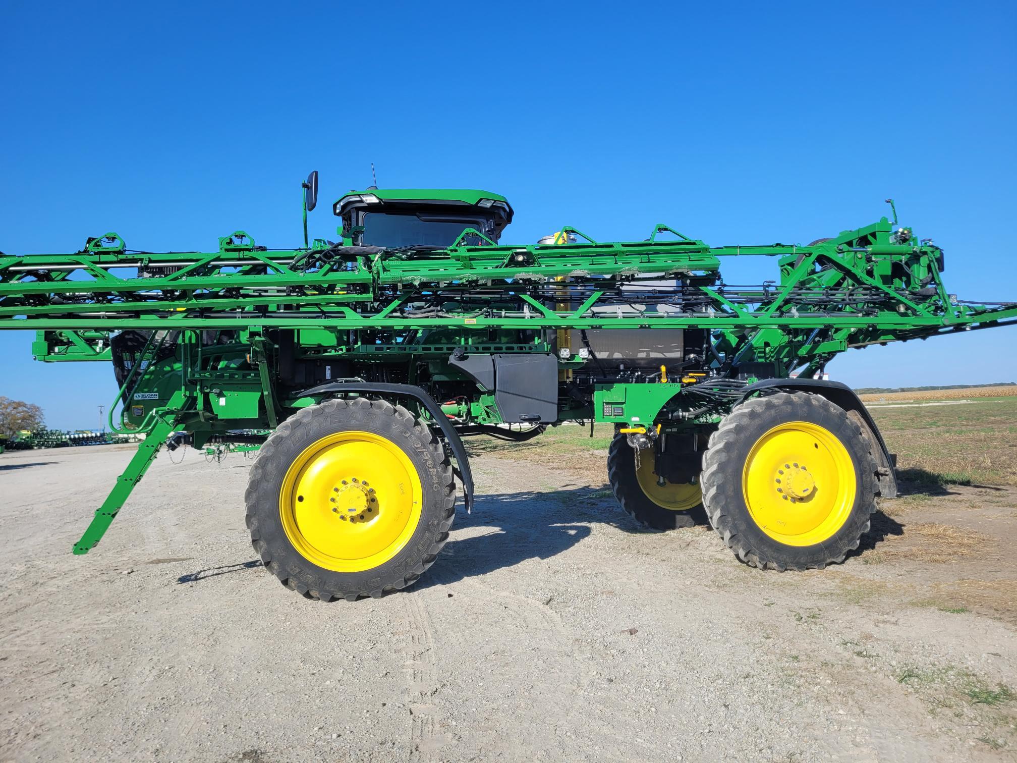 2024 John Deere 410R Self-Propelled Sprayer