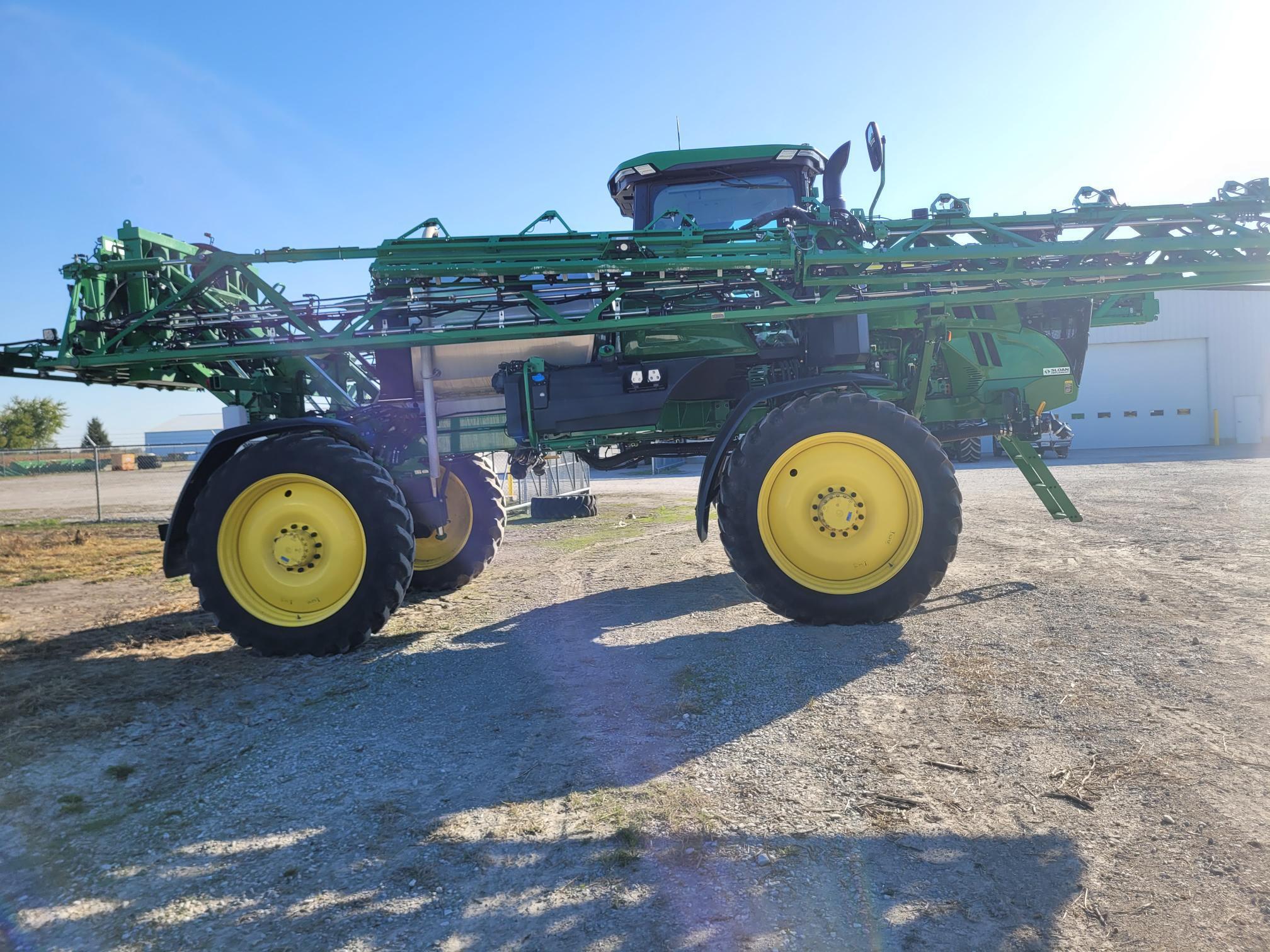 2024 John Deere 410R Self-Propelled Sprayer