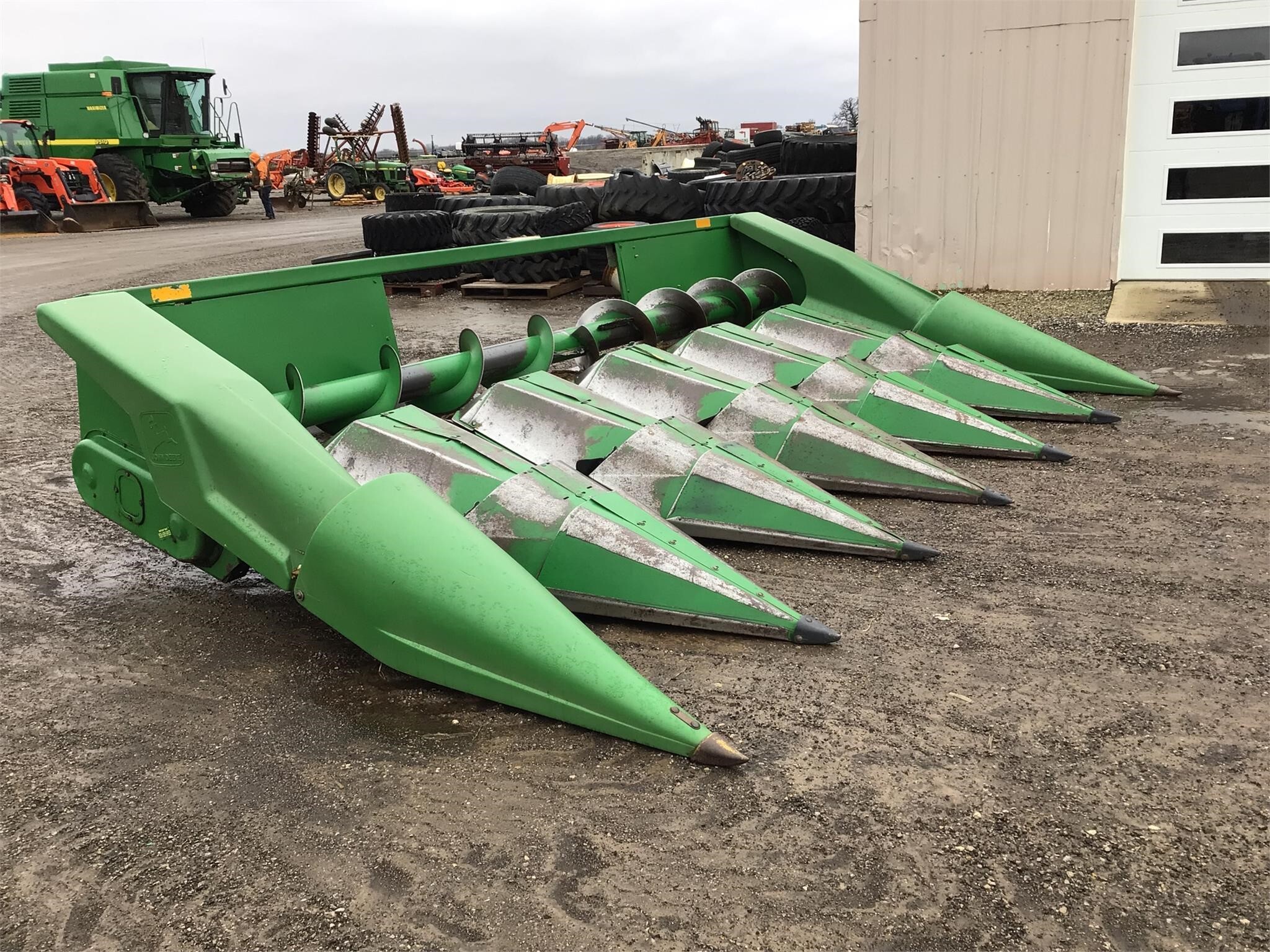  John Deere 643 Corn Head