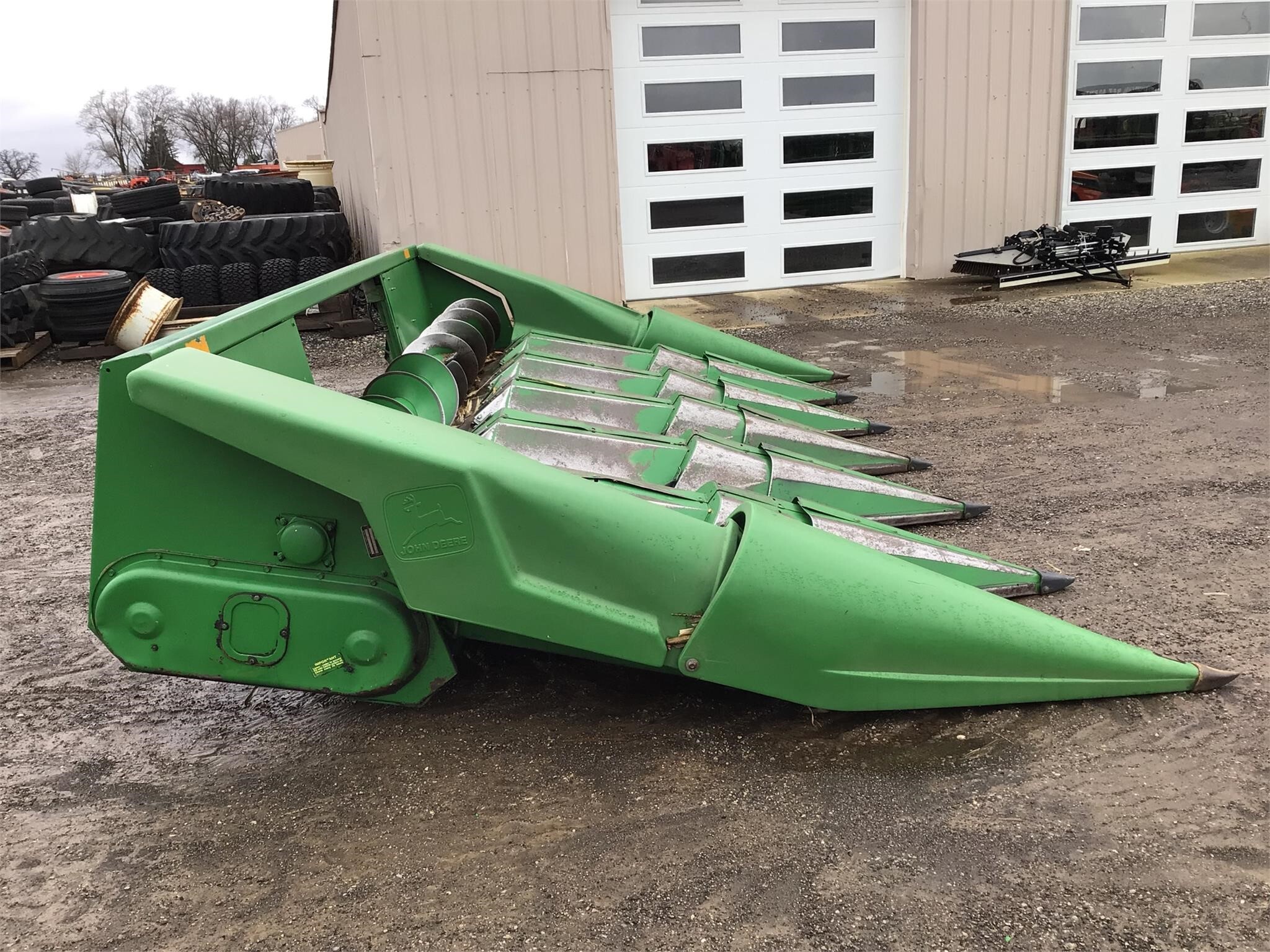 John Deere 643 Corn Head