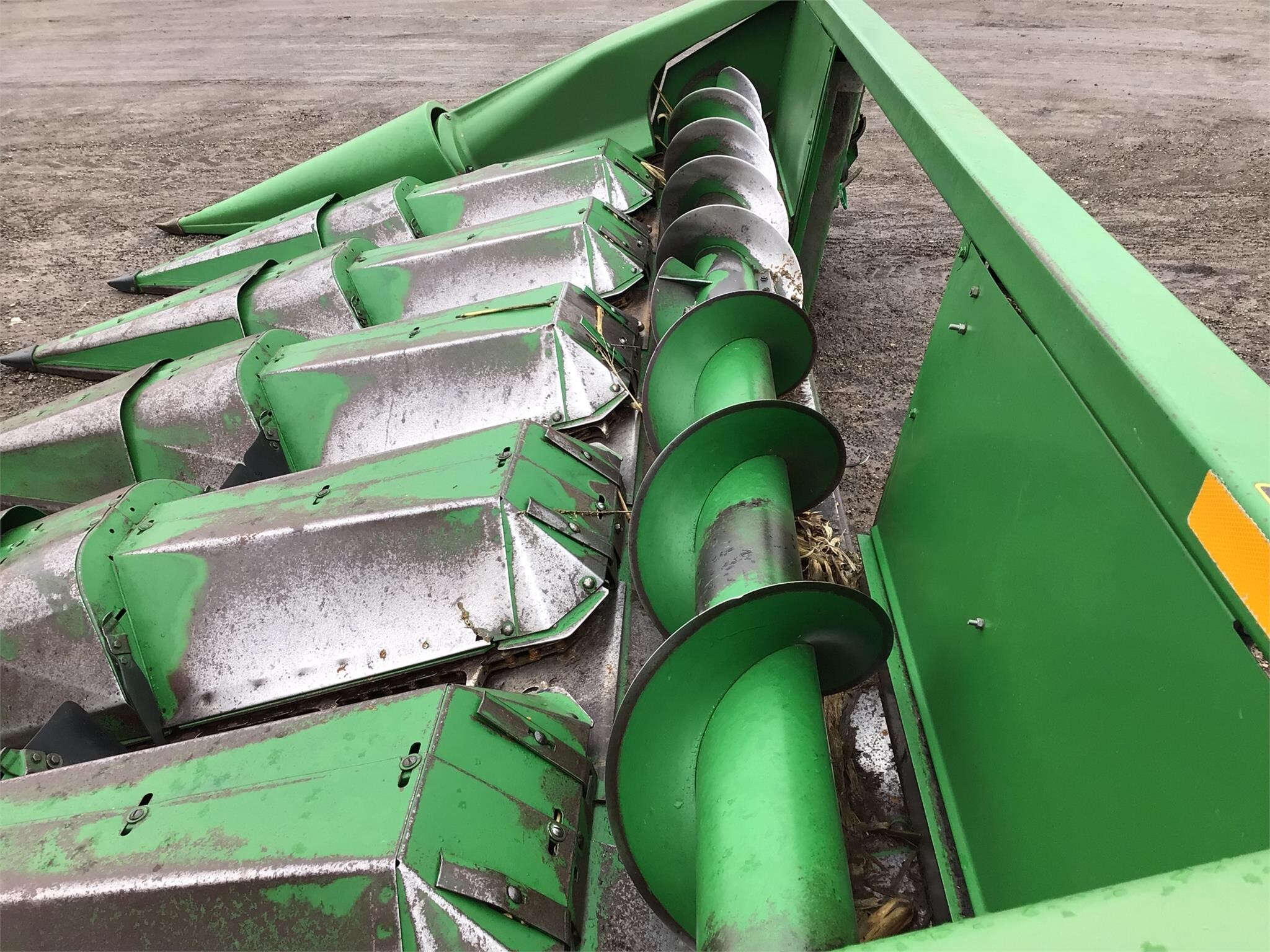  John Deere 643 Corn Head