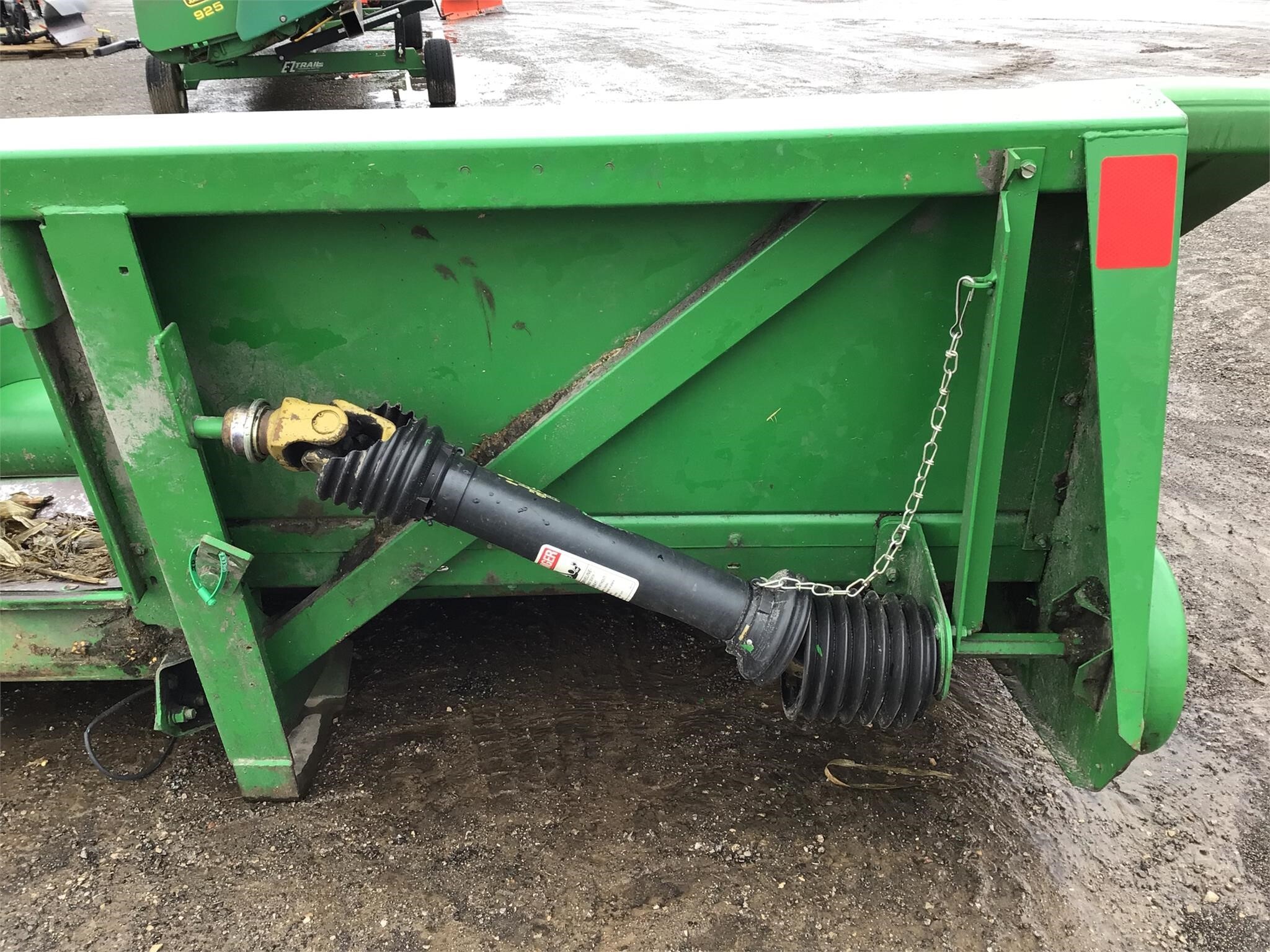  John Deere 643 Corn Head