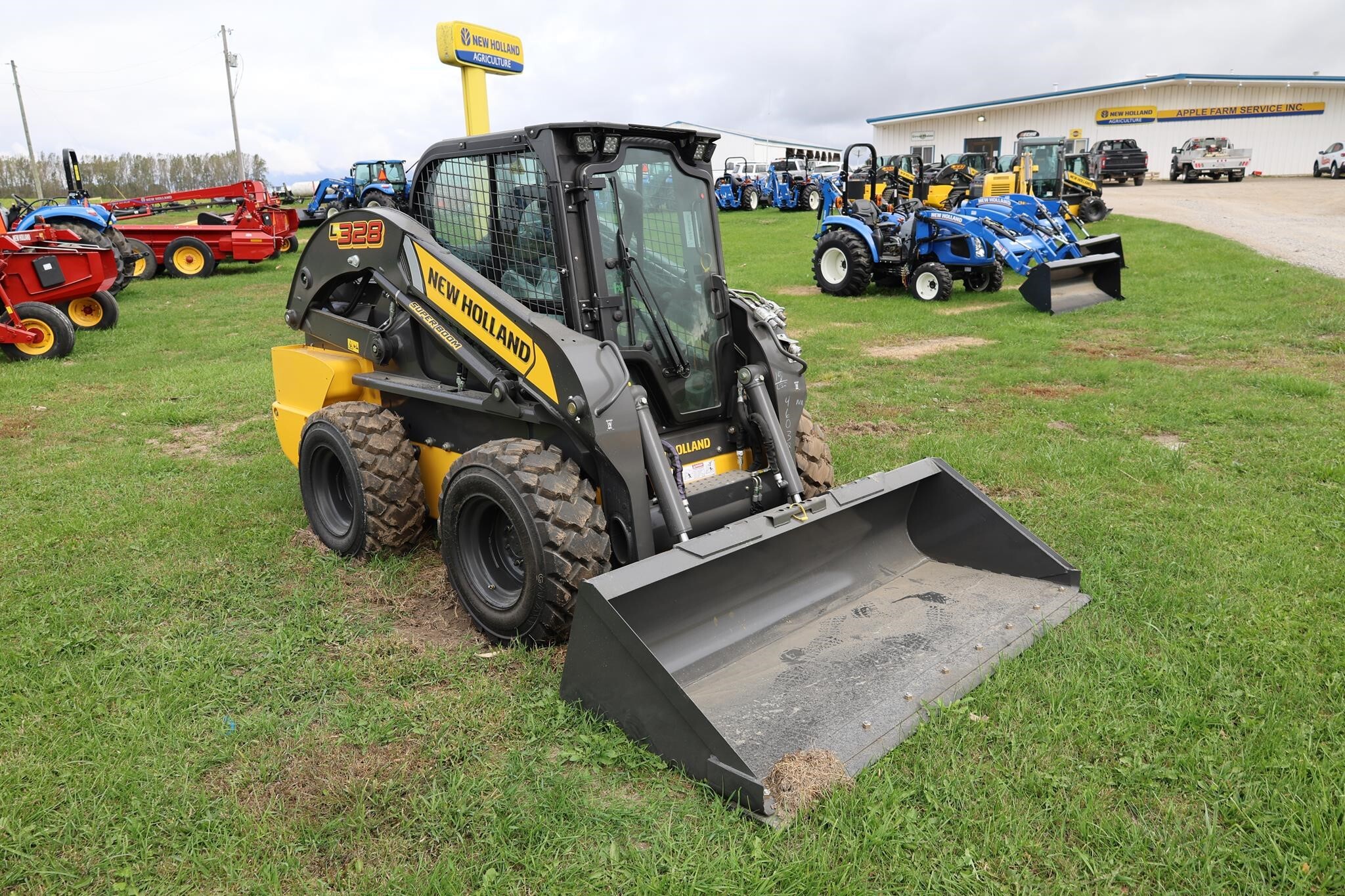  New Holland L328 Skid Steer