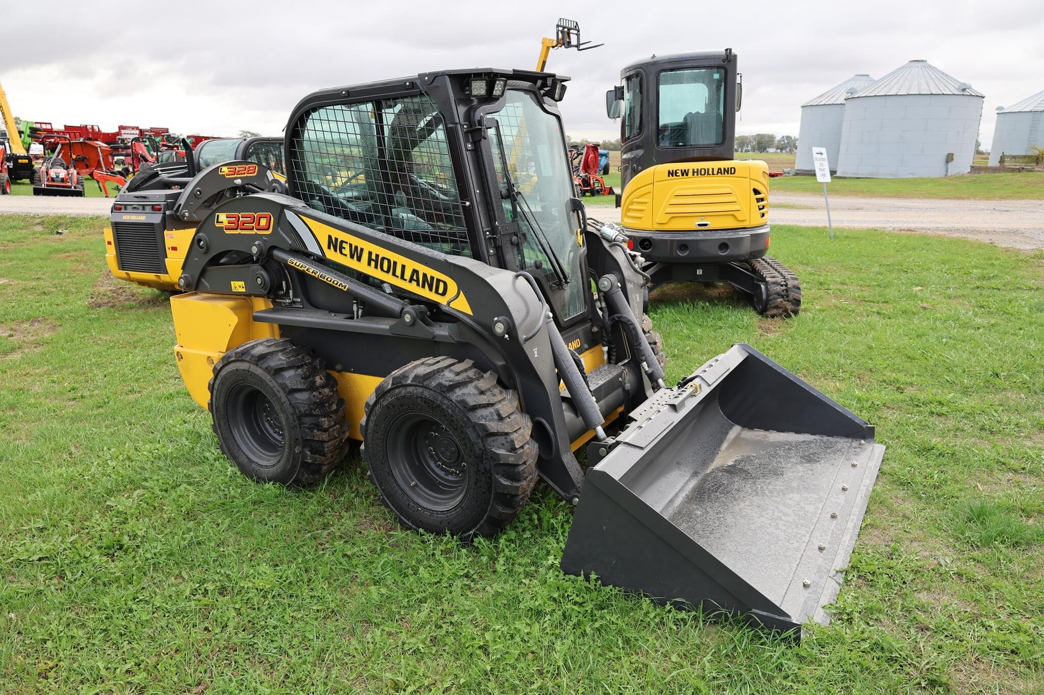  New Holland L320 Skid Steer