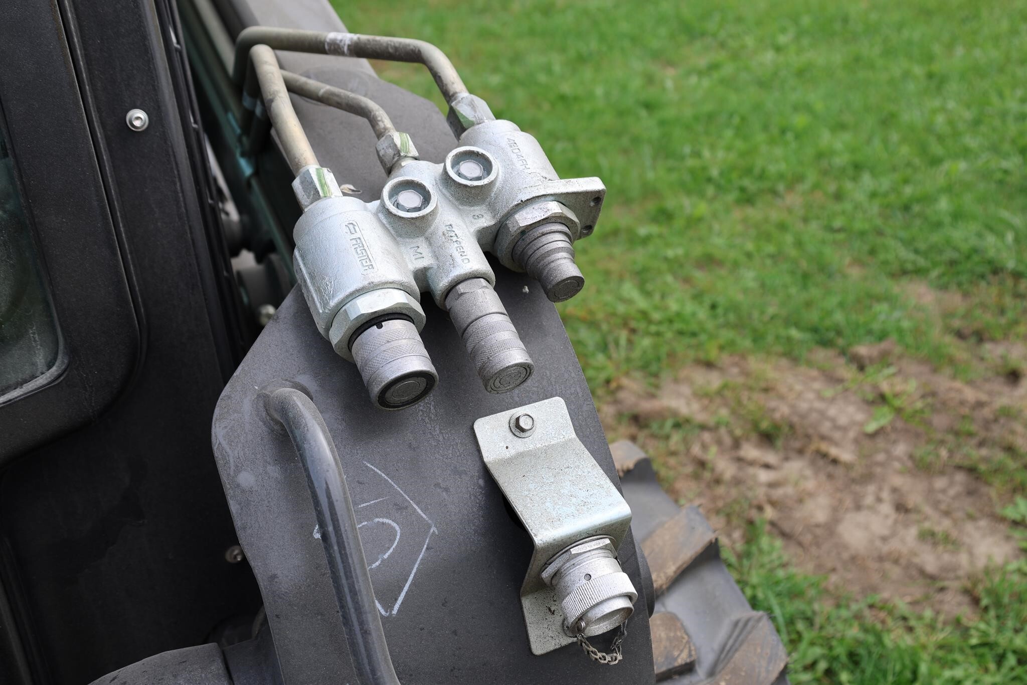  New Holland L320 Skid Steer