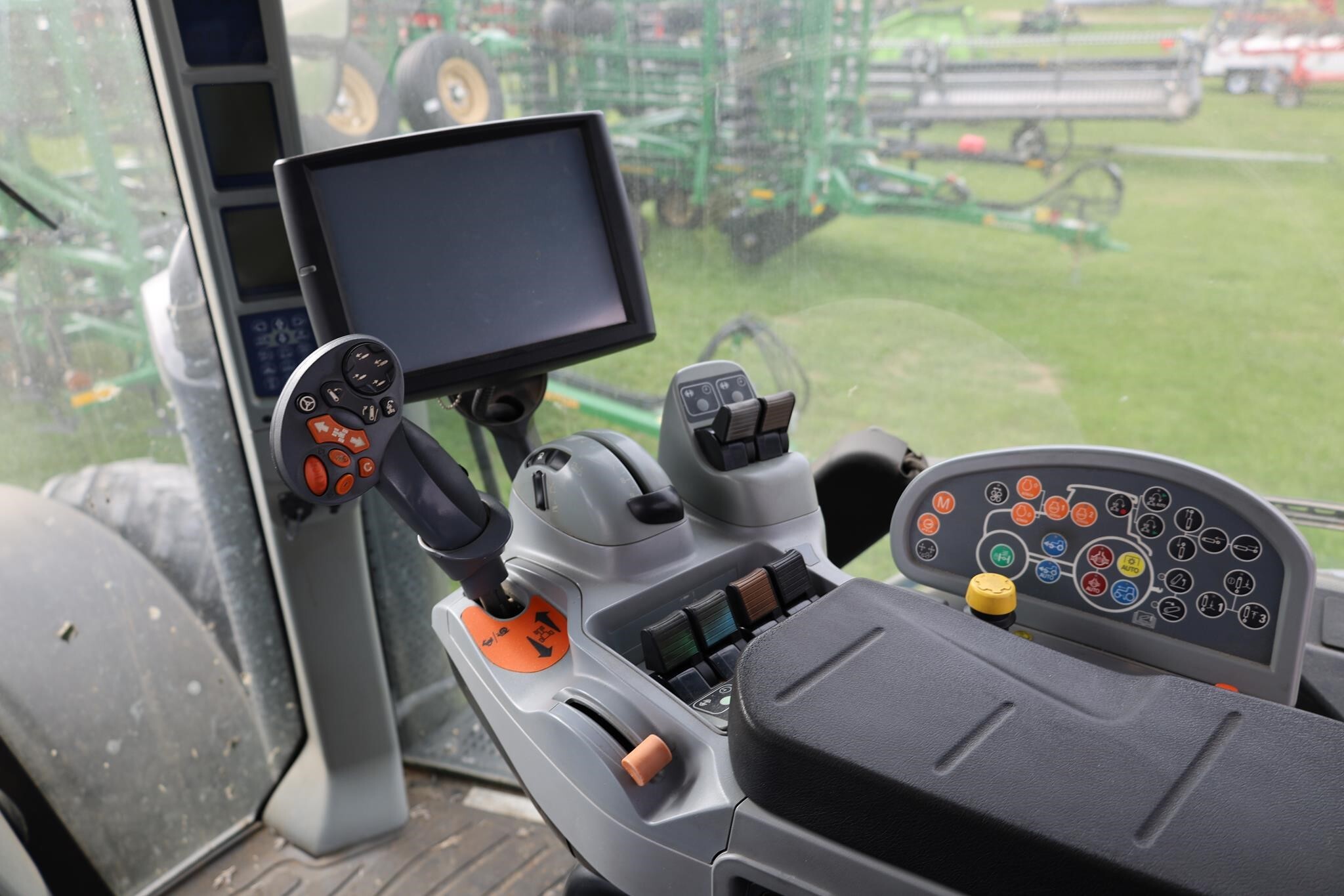 2015 New Holland T8.410 Tractor