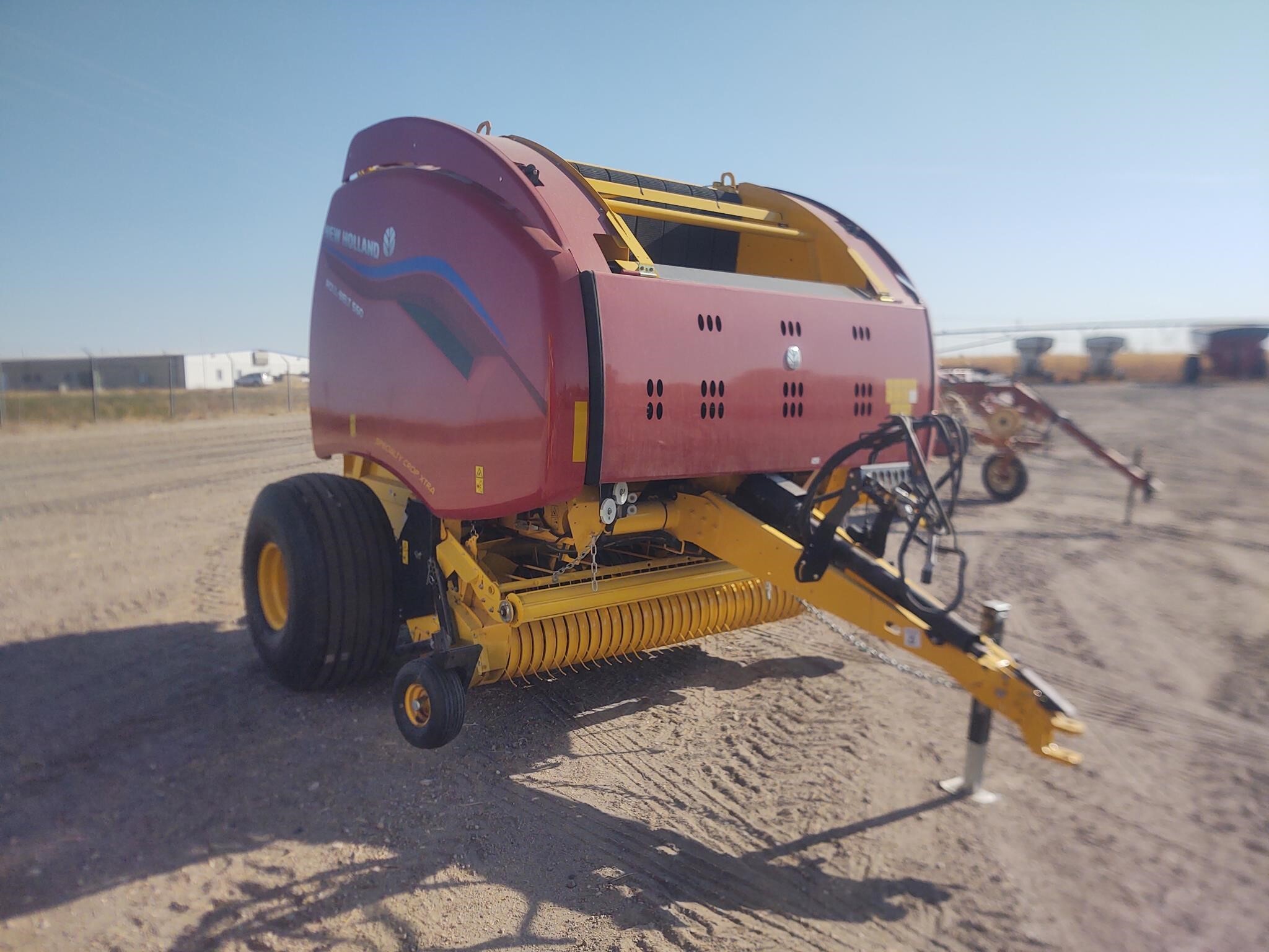 2024 New Holland Roll-Belt 560 Round Baler