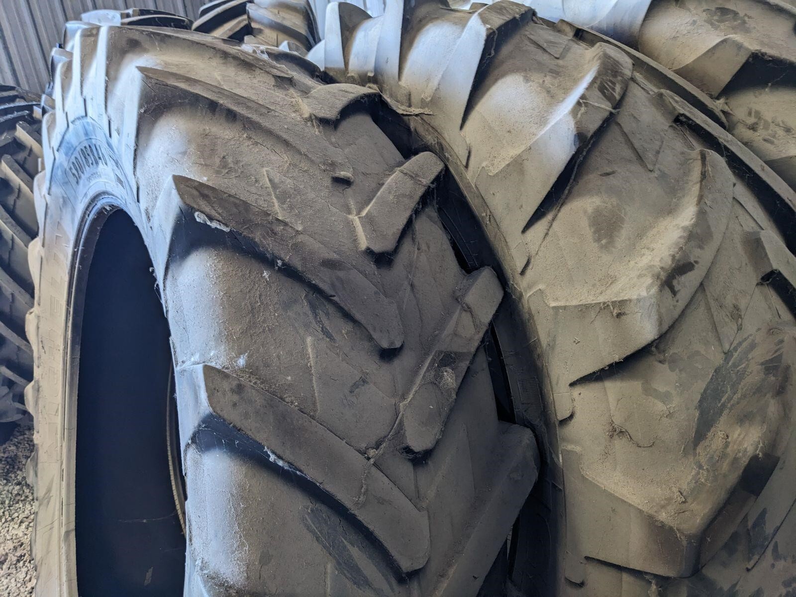  Michelin 520/85R46 Wheels / Tires / Track