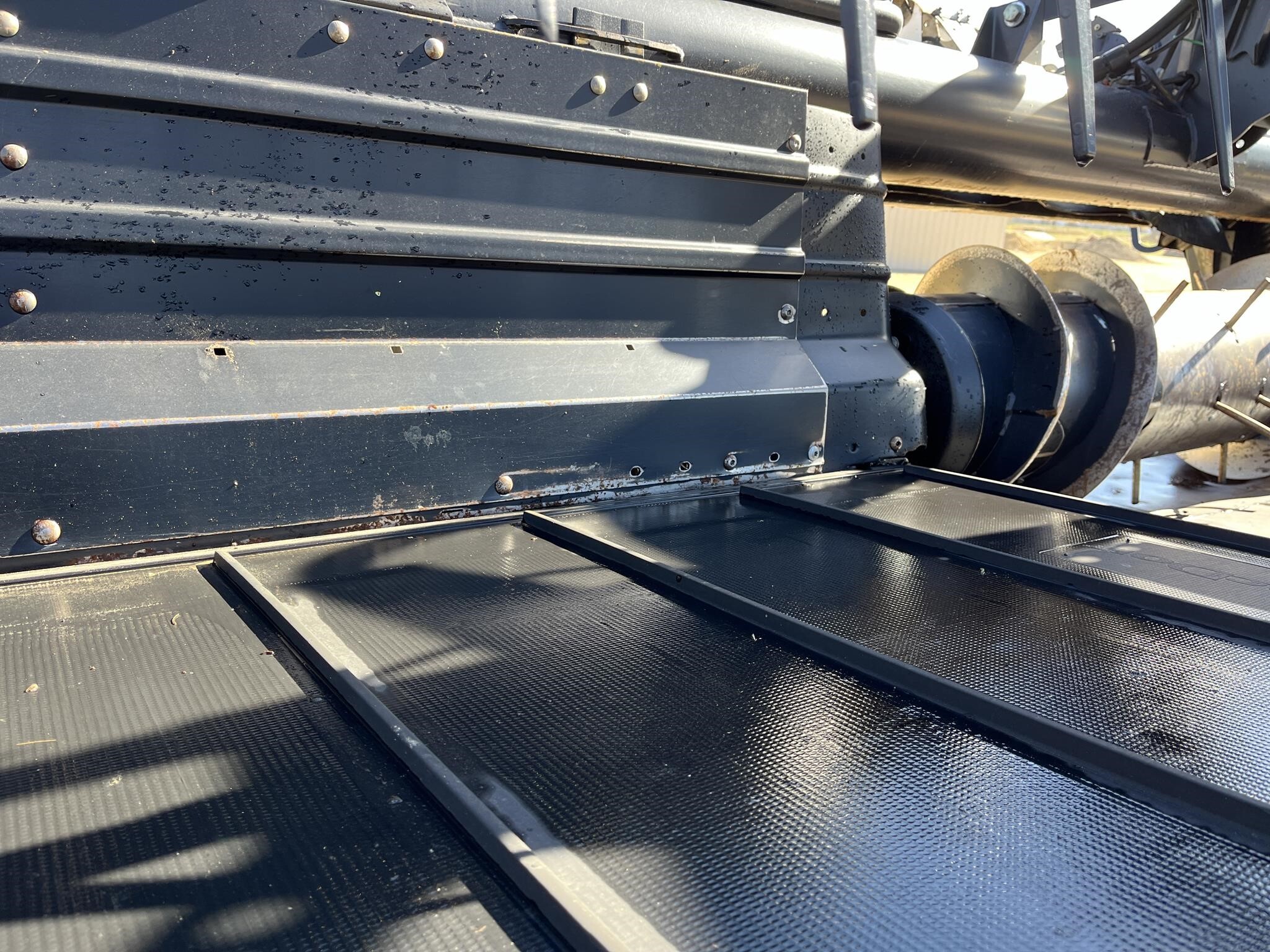 2009 MacDon FD70 Platform