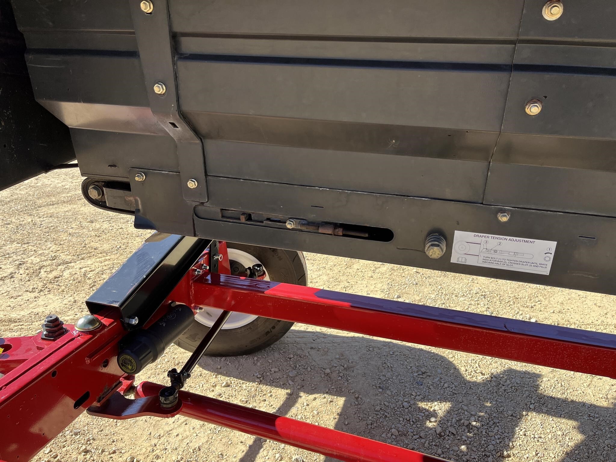 2009 MacDon FD70 Platform