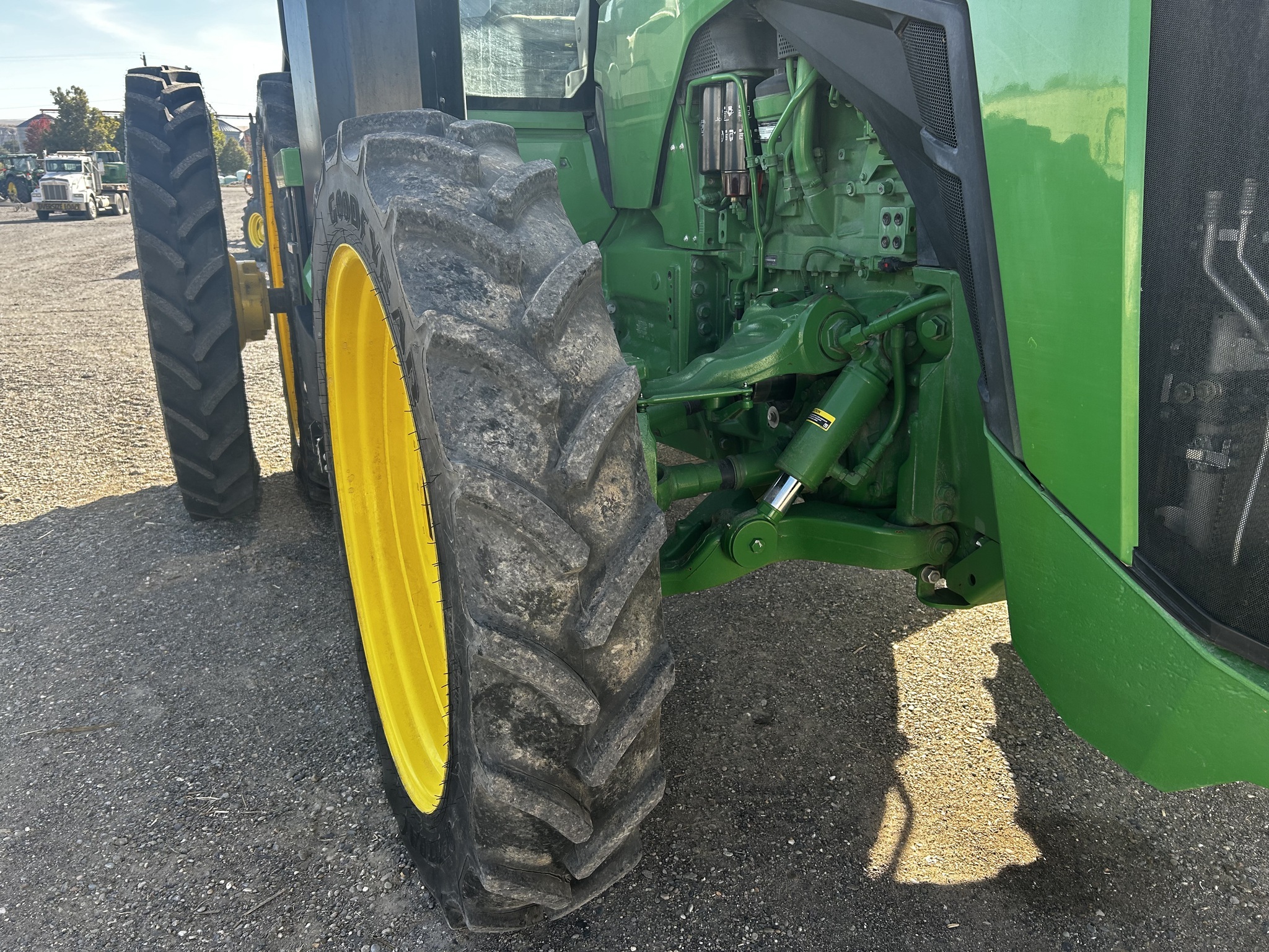 2022 John Deere 8R 280 Tractor