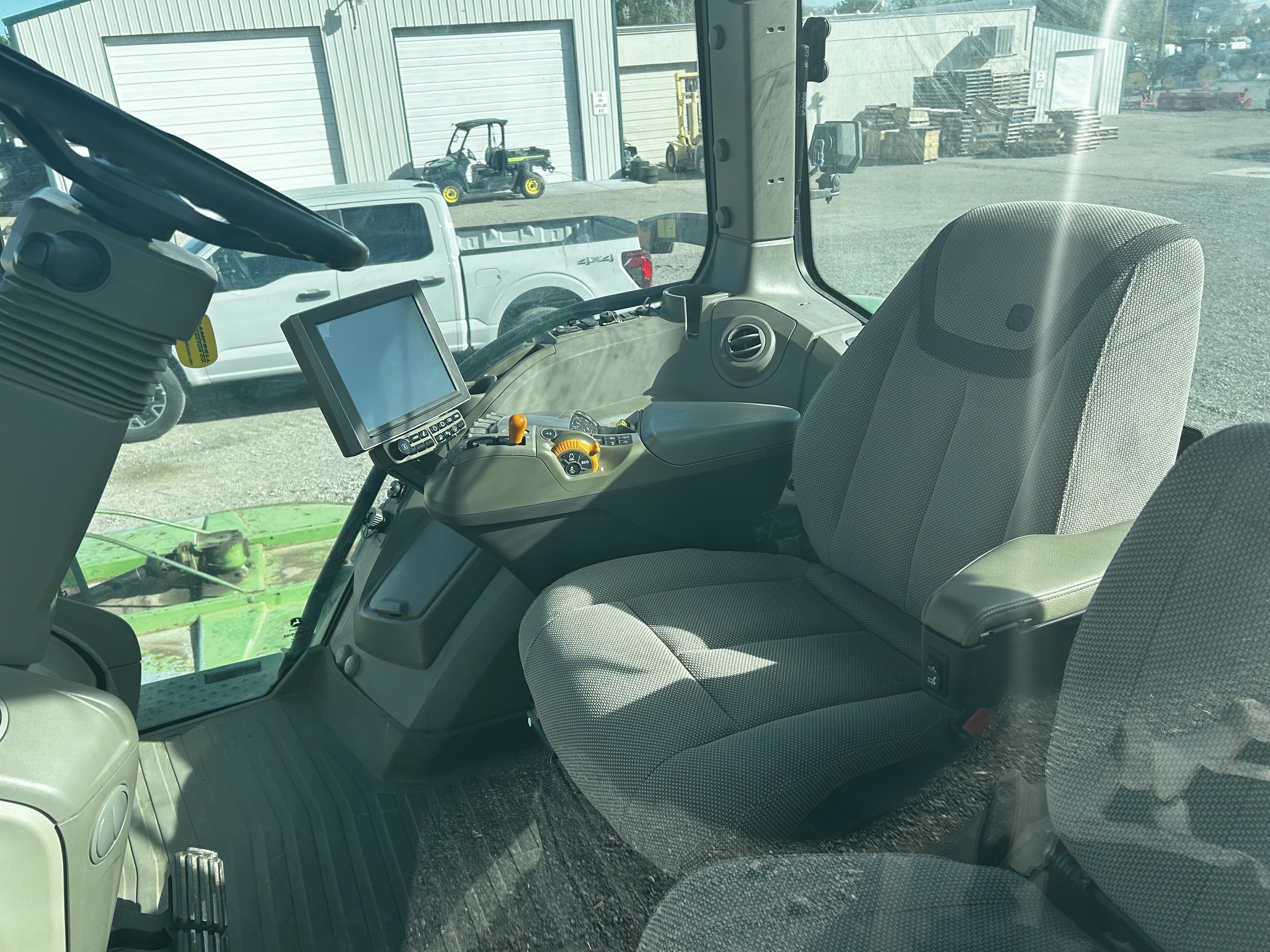 2022 John Deere 8R 280 Tractor