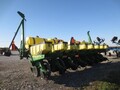 2001 John Deere 1750 Planter