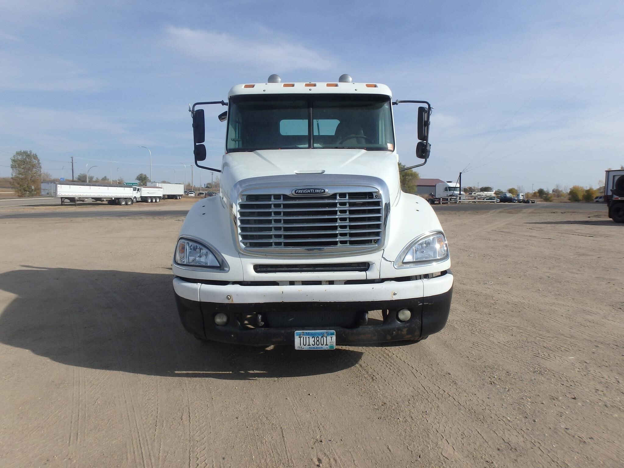 2005 Freightliner Columbia 120 Semi Trucks/Trailer