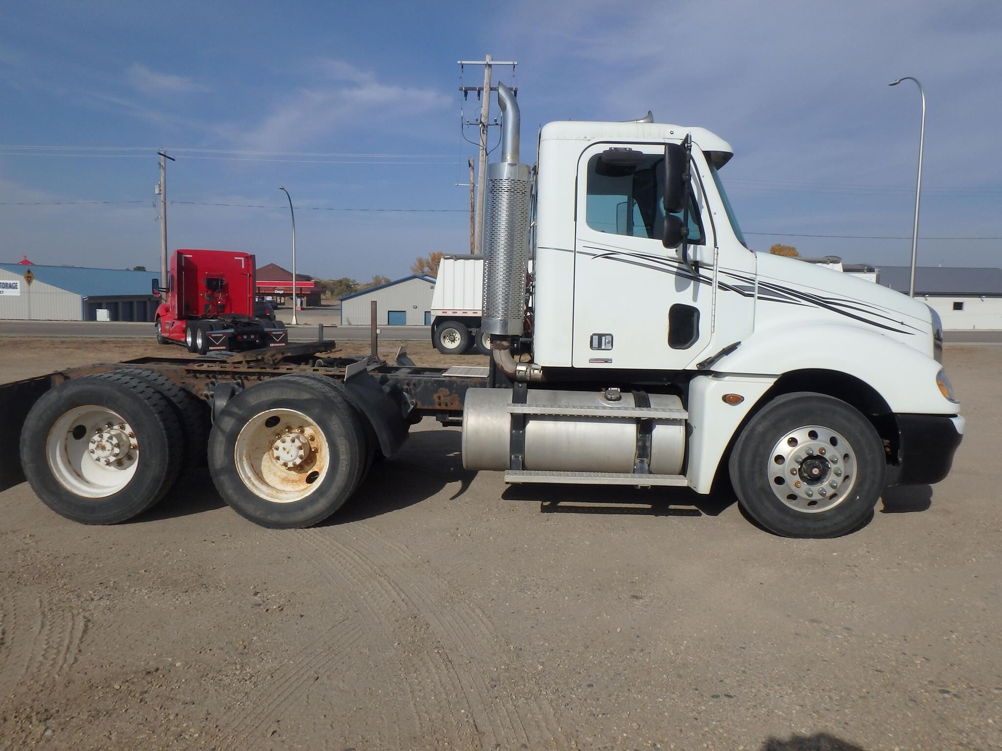 2005 Freightliner Columbia 120 Semi Trucks/Trailer