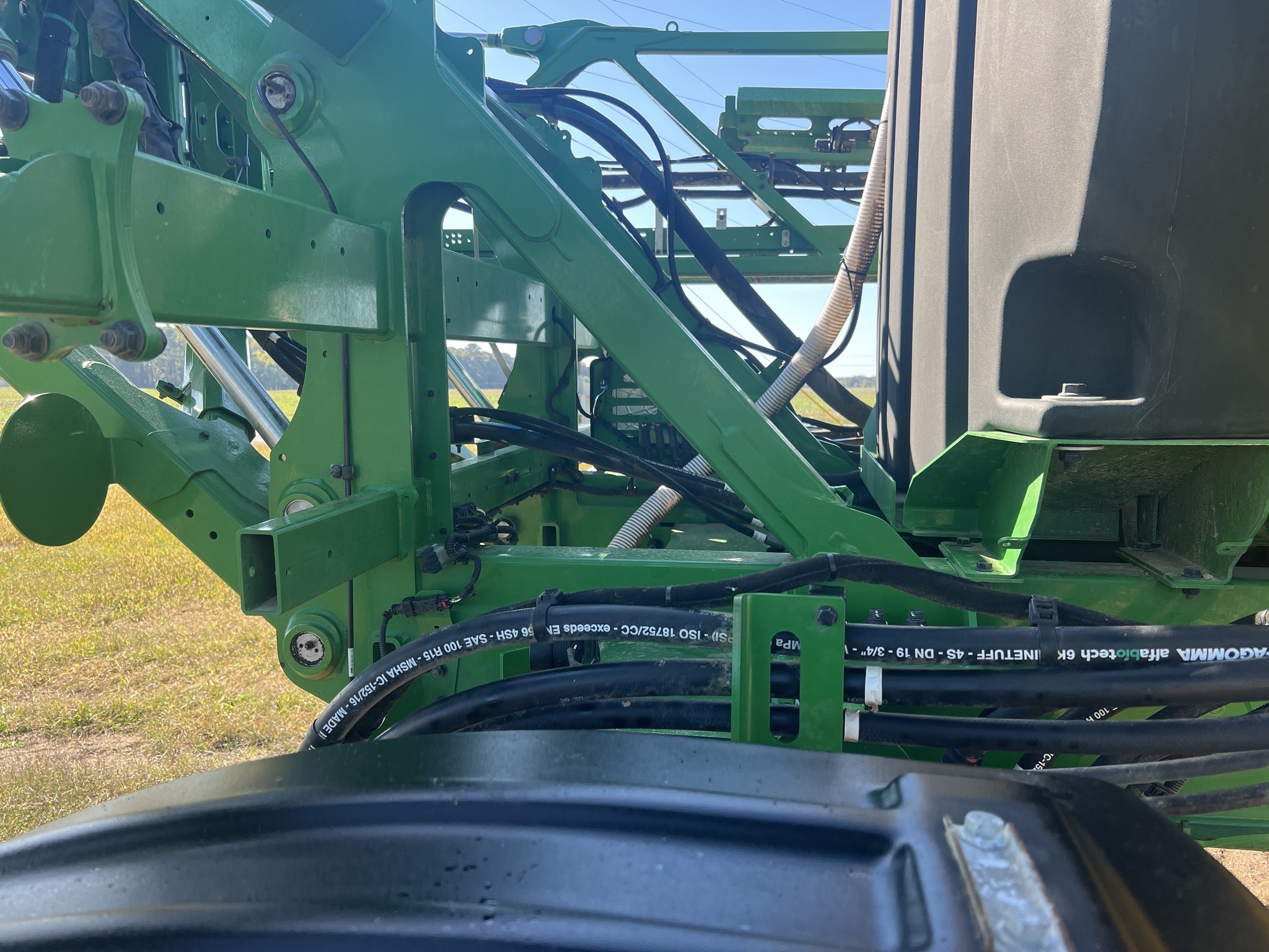 2021 John Deere R4030 Self-Propelled Sprayer