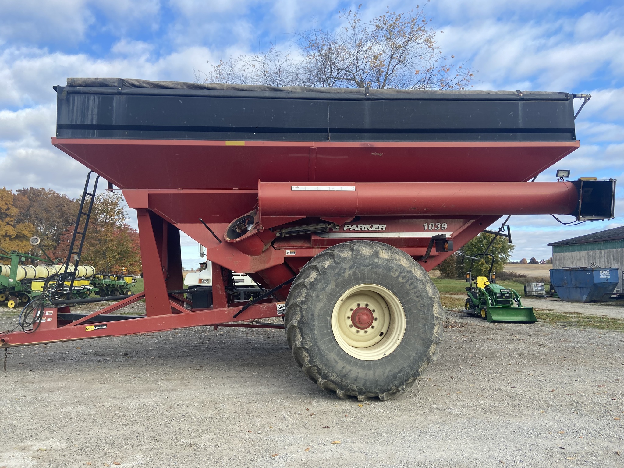 2014 Parker 1039 Grain Cart