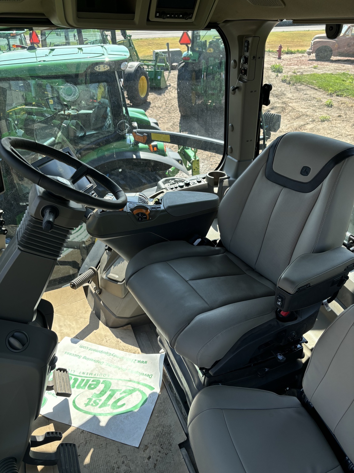2023 John Deere 9RT 570 Tractor