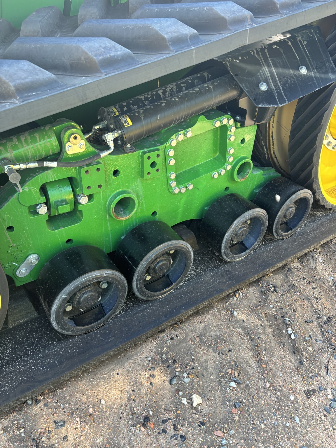 2023 John Deere 9RT 570 Tractor