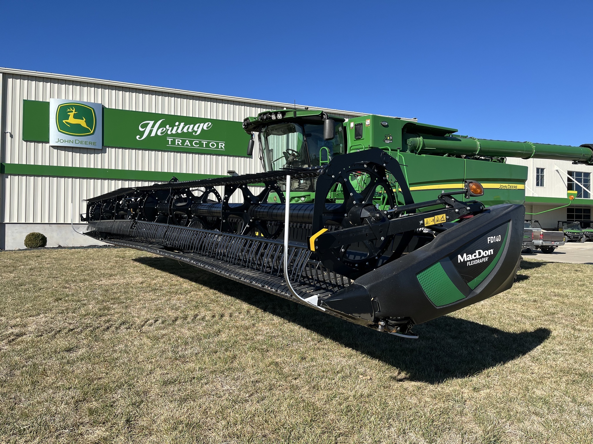 2021 MacDon FD140 Platform