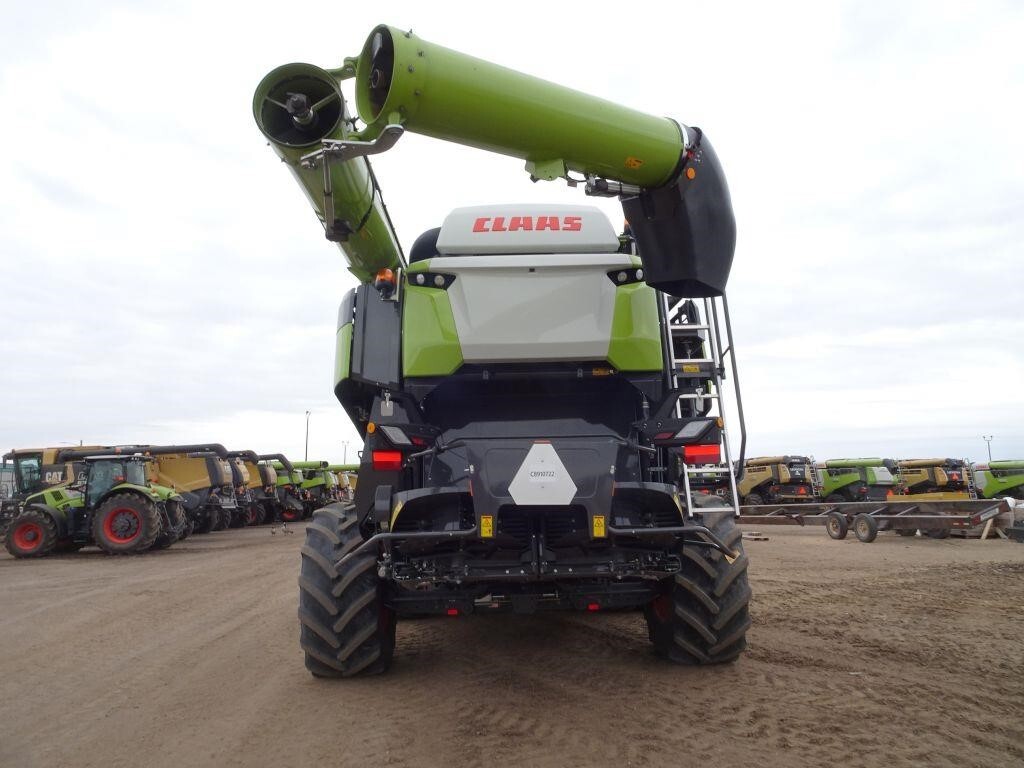 2024 Claas LEXION 8800TT Combine
