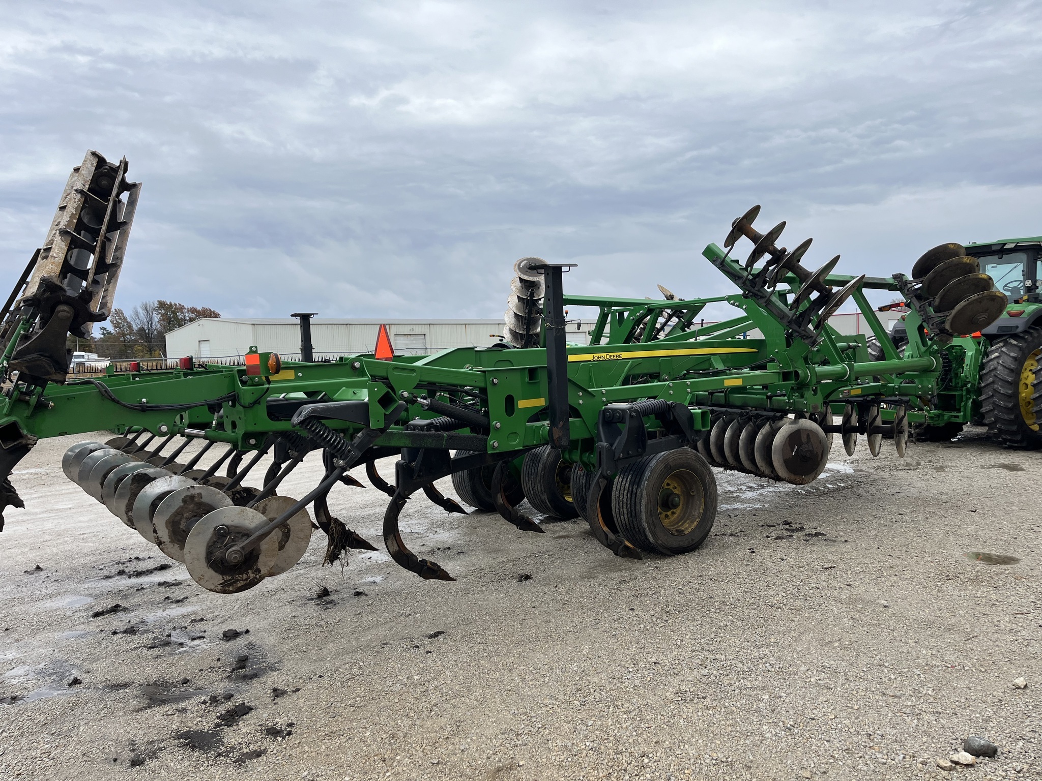 2015 John Deere 2730 Disk Chisel