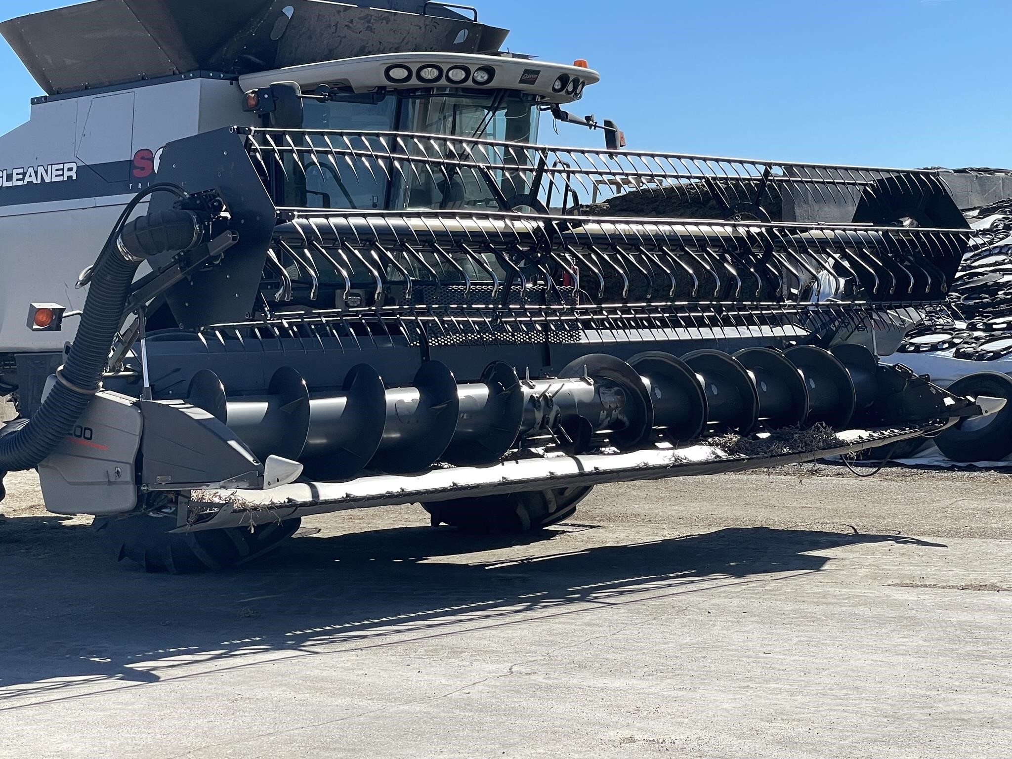 2007 Gleaner 8200 Platform