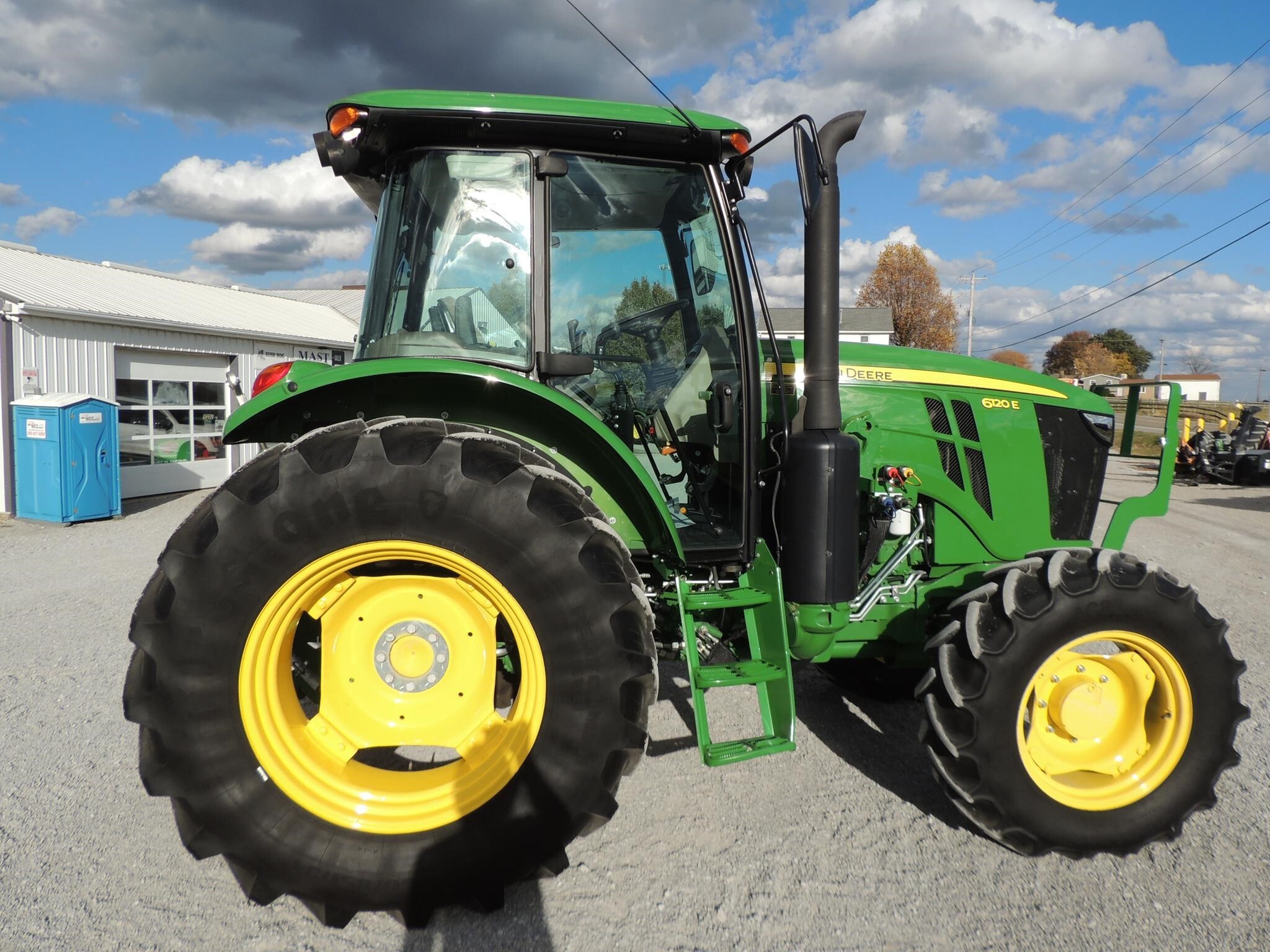2020 John Deere 6120E Tractor