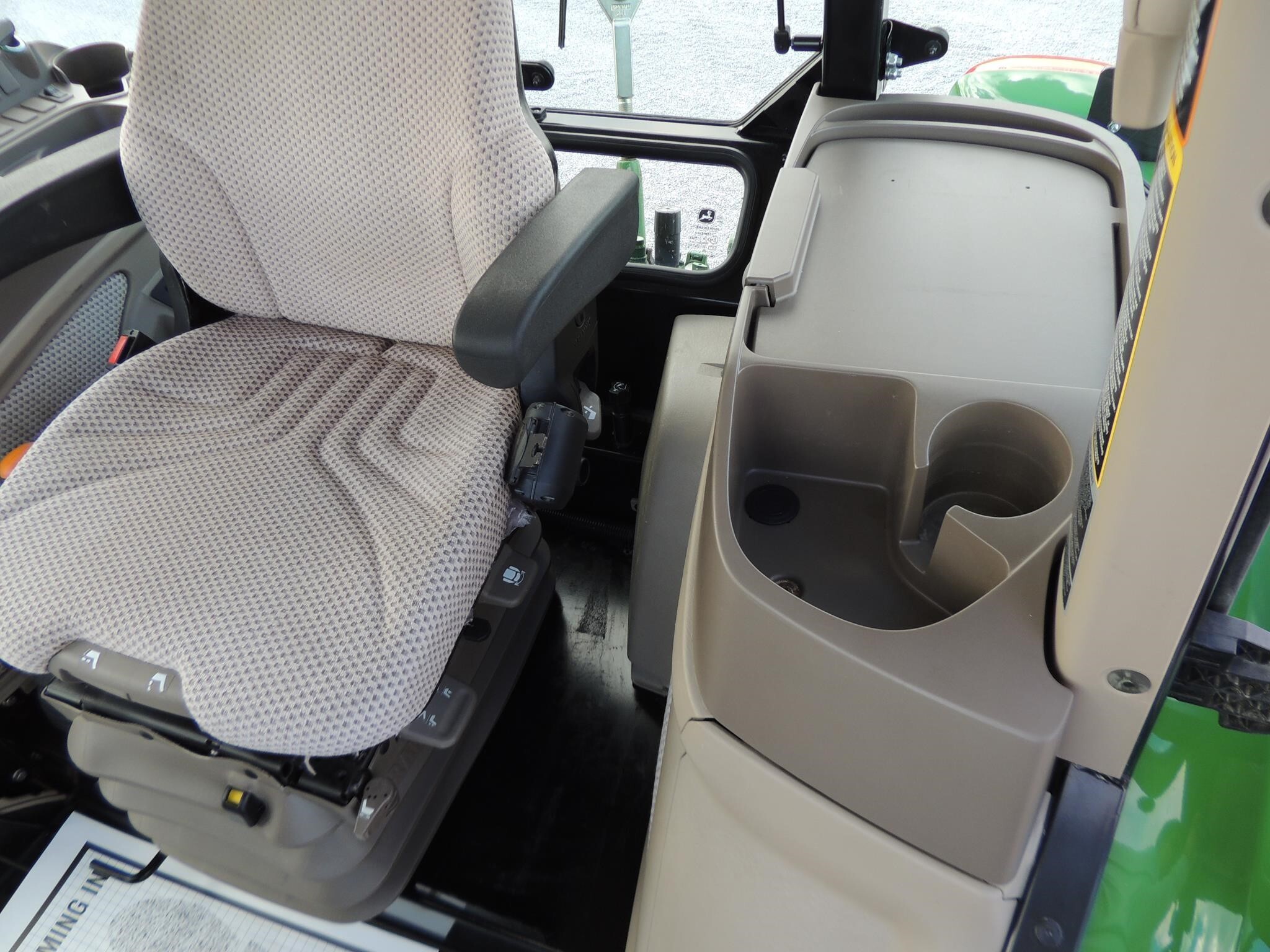 2020 John Deere 6120E Tractor