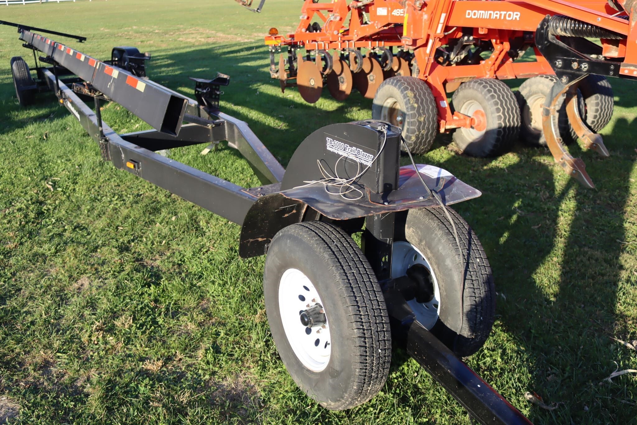 2011 J&M TB6000A-38 Header Trailer