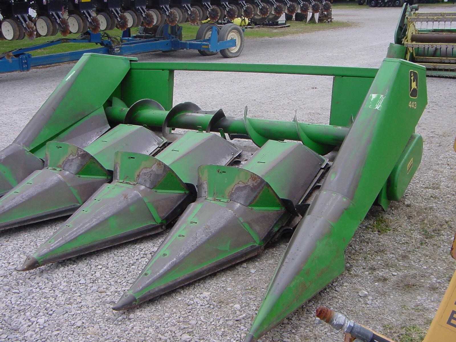  John Deere 443 Corn Head