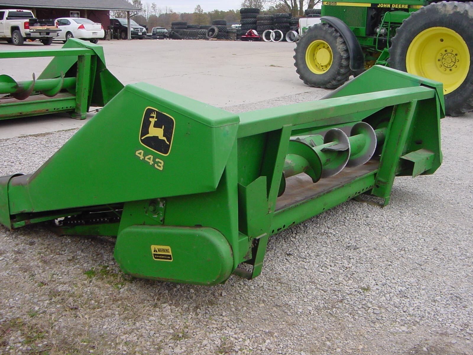 John Deere 443 Corn Head