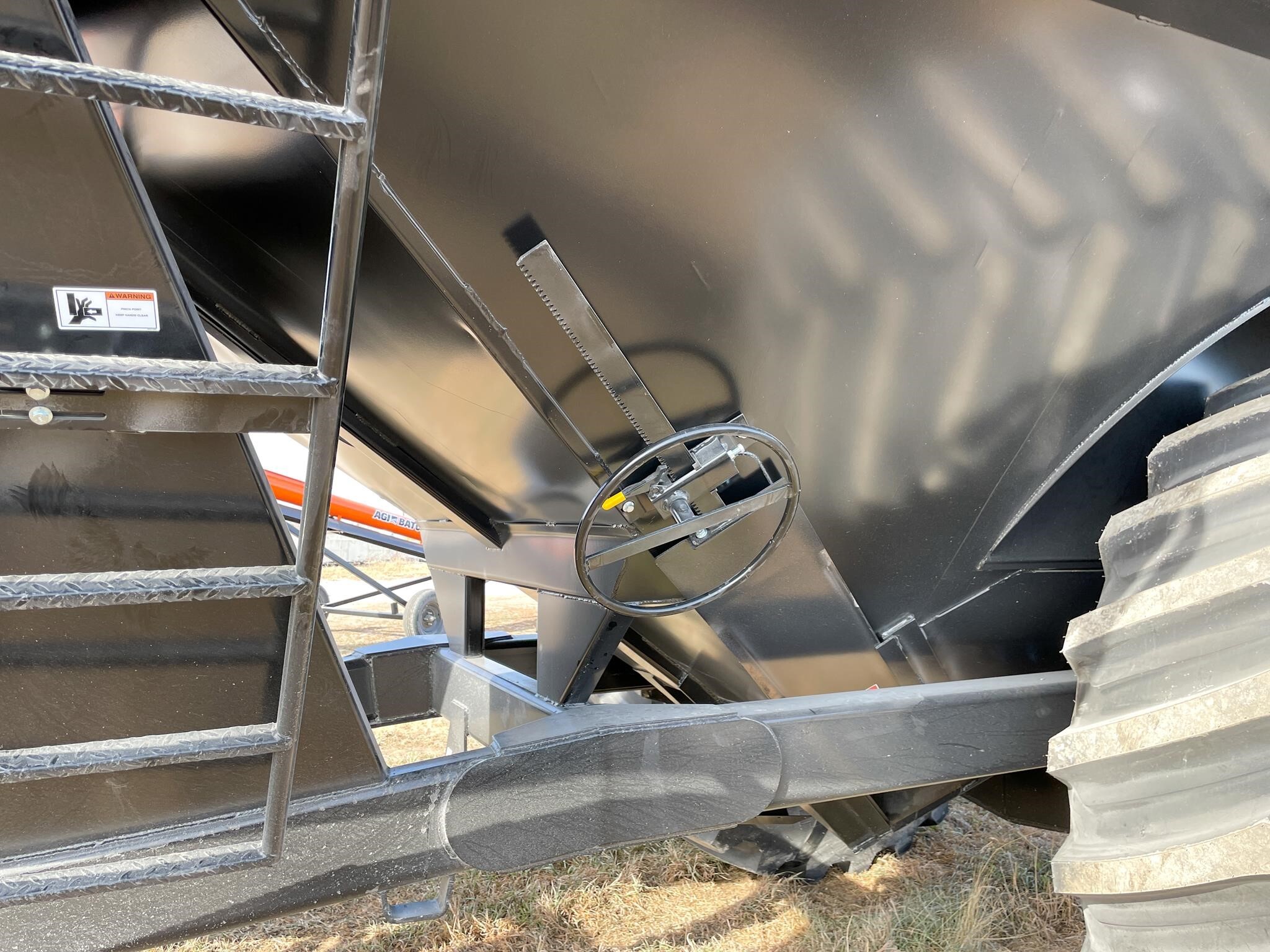 2026 J&M 1112 Grain Cart