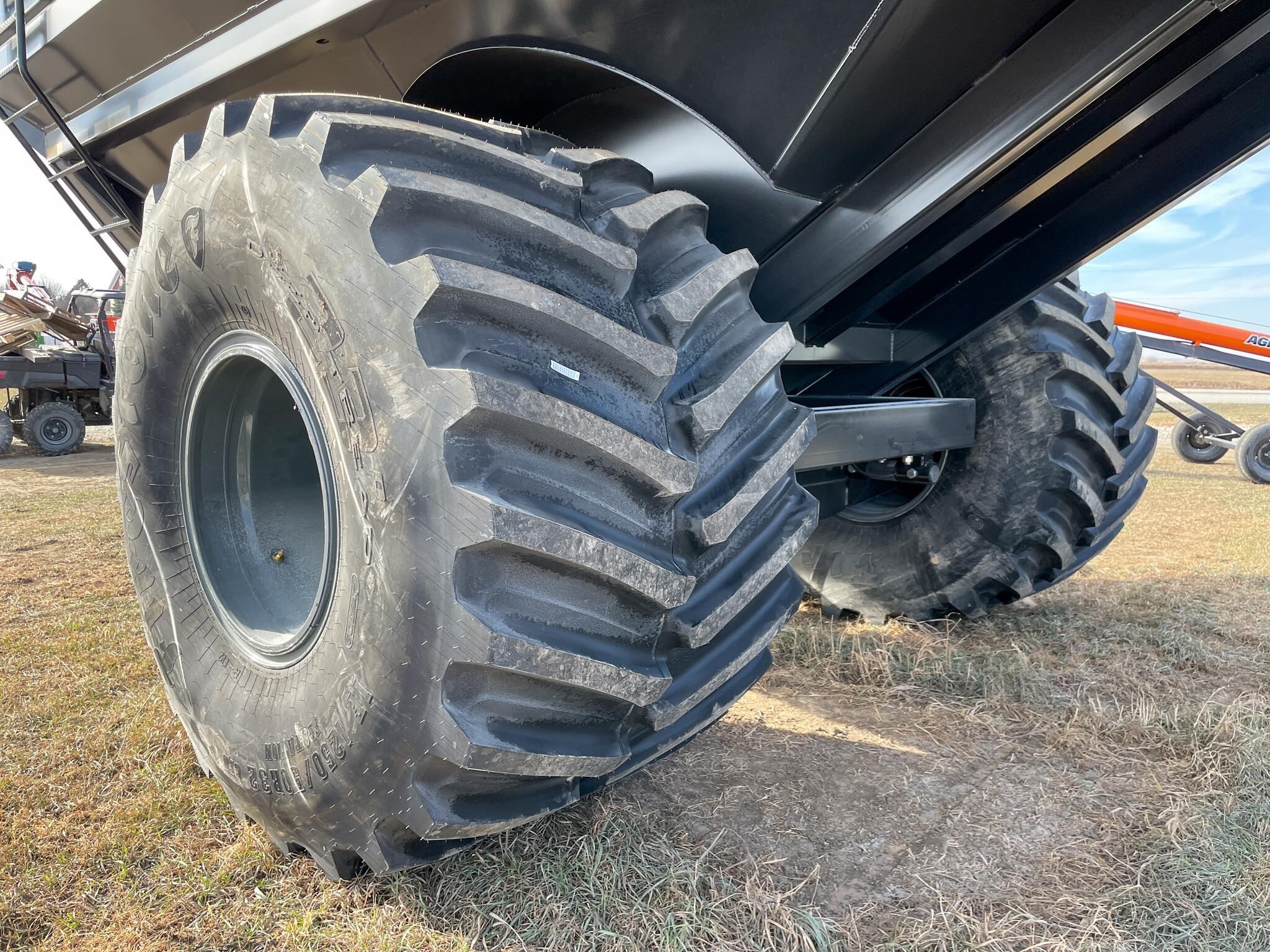 2026 J&M 1112 Grain Cart
