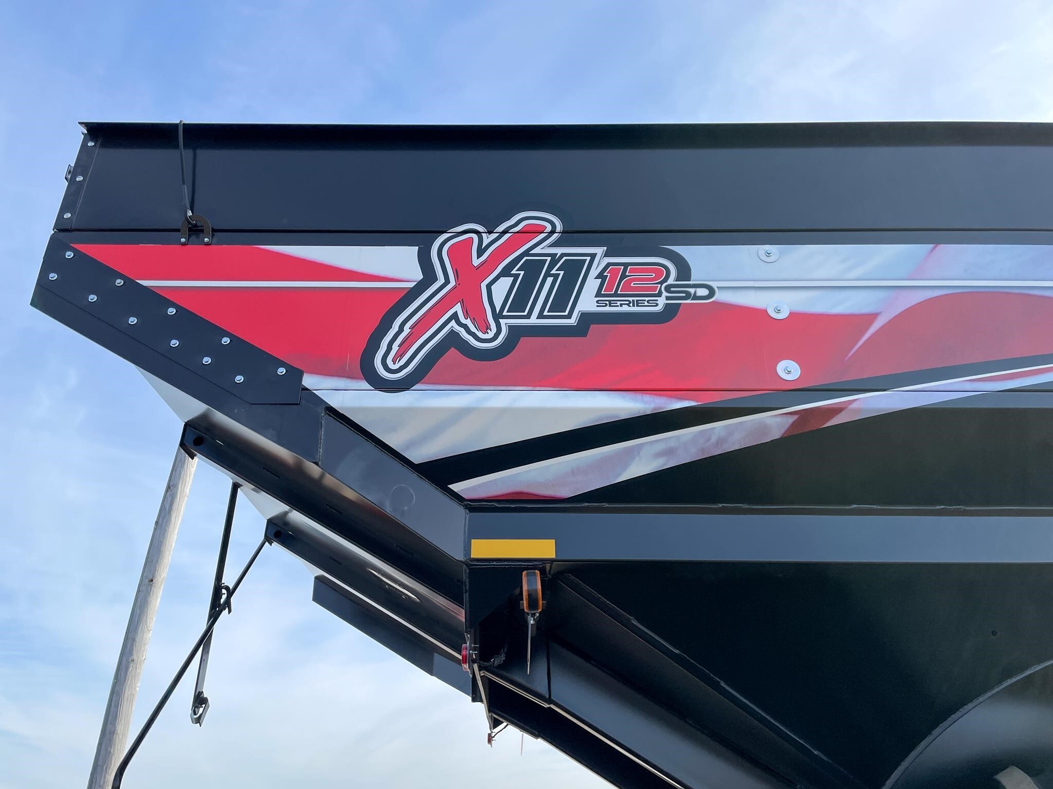 2026 J&M 1112 Grain Cart