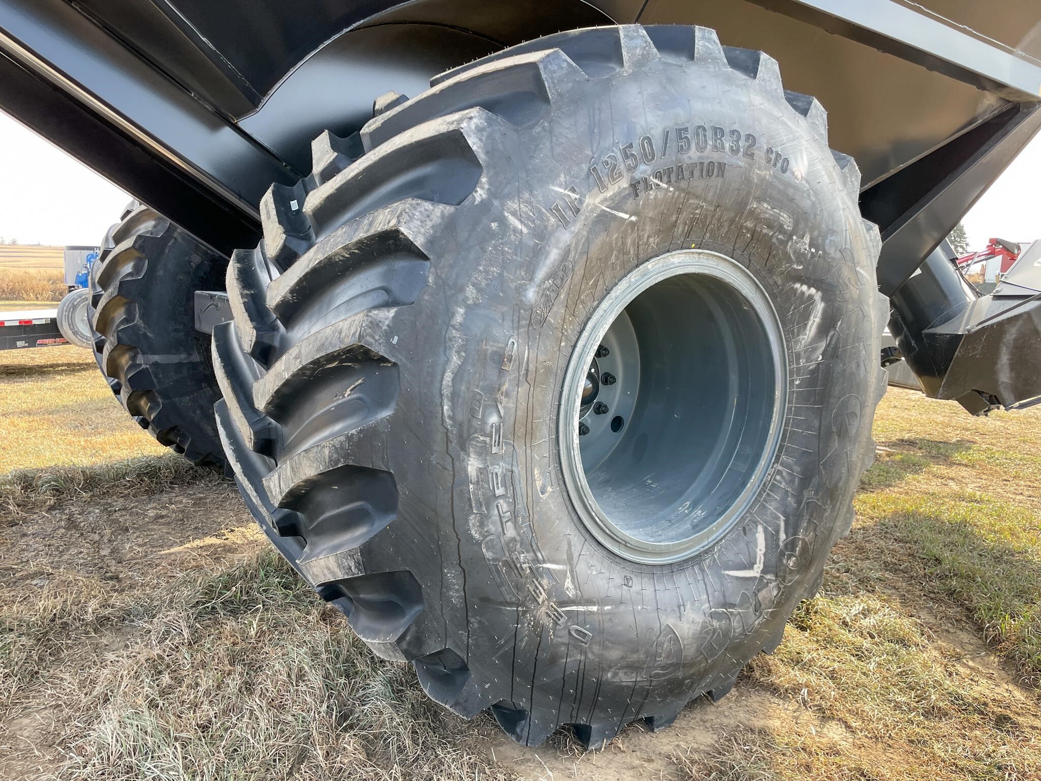 2026 J&M 1112 Grain Cart