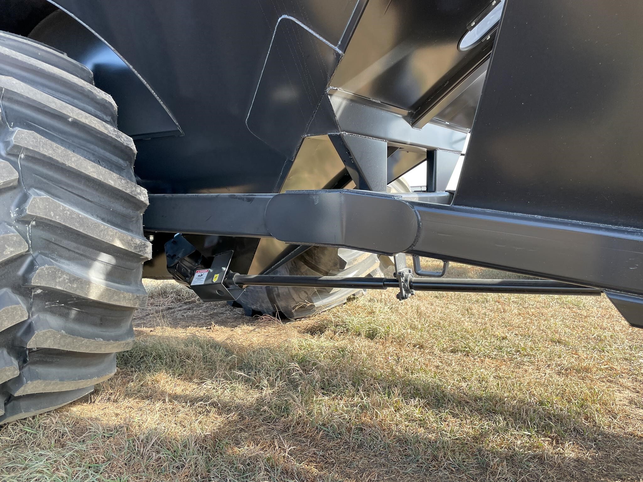 2026 J&M 1112 Grain Cart