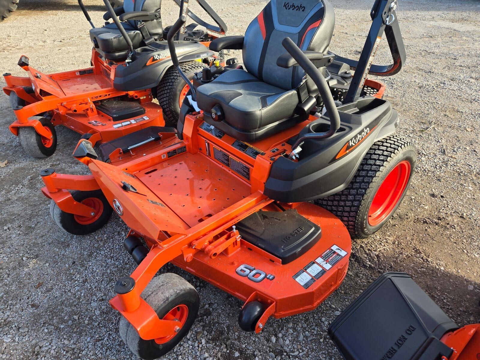  Kubota Z422 Lawn Mower