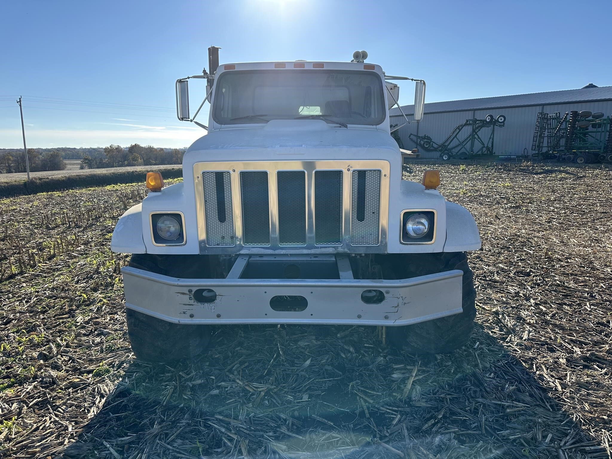  New Leader L3020 G4 Pull-Type Fertilizer Spreader