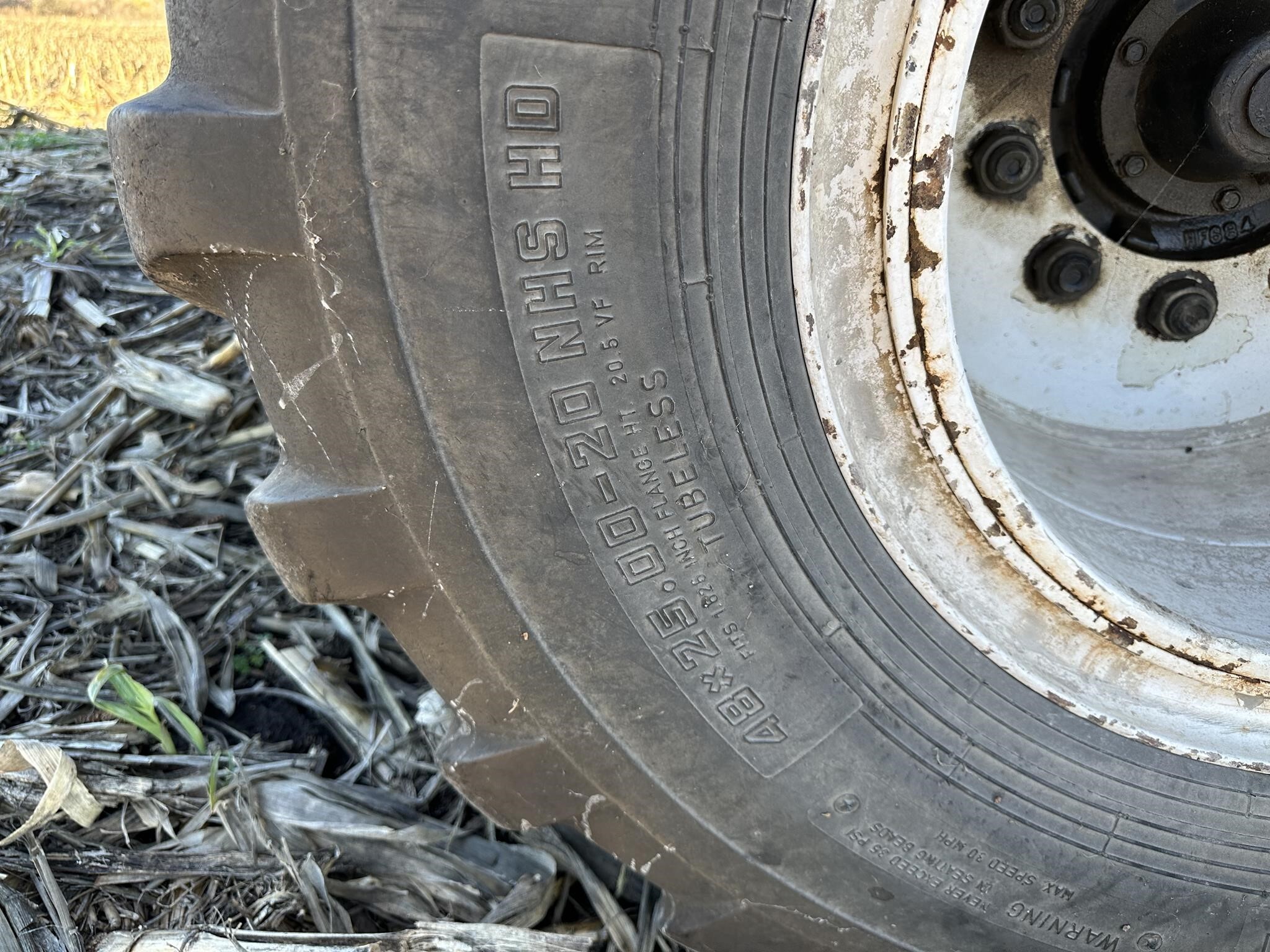  New Leader L3020 G4 Pull-Type Fertilizer Spreader