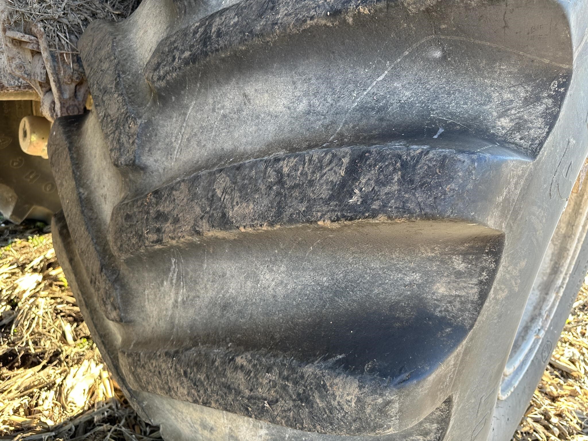  New Leader L3020 G4 Pull-Type Fertilizer Spreader