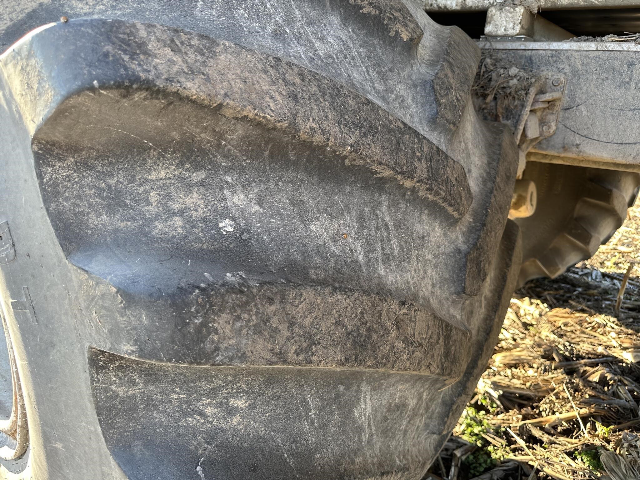  New Leader L3020 G4 Pull-Type Fertilizer Spreader