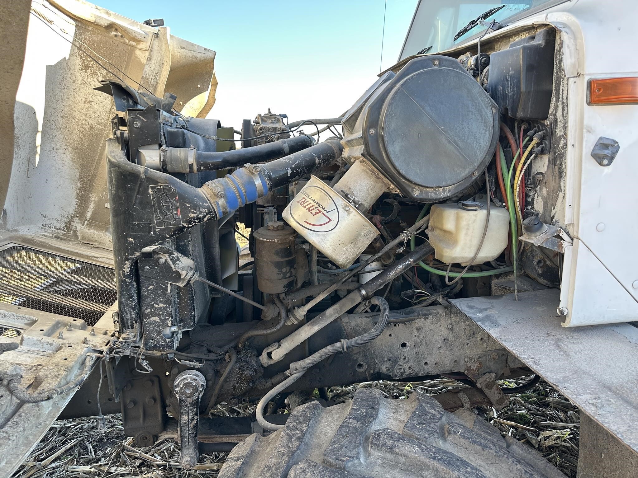  New Leader L3020 G4 Pull-Type Fertilizer Spreader