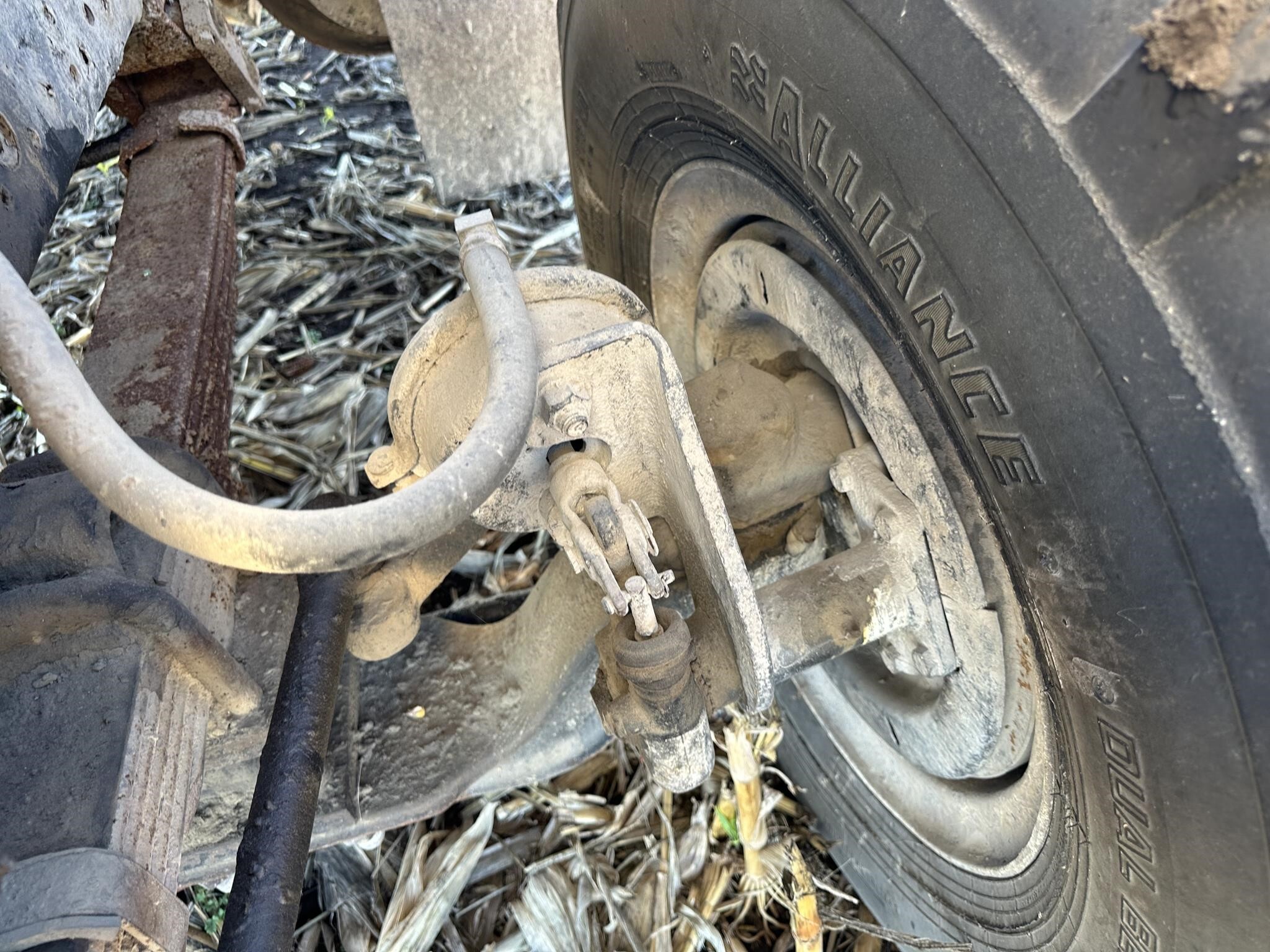  New Leader L3020 G4 Pull-Type Fertilizer Spreader