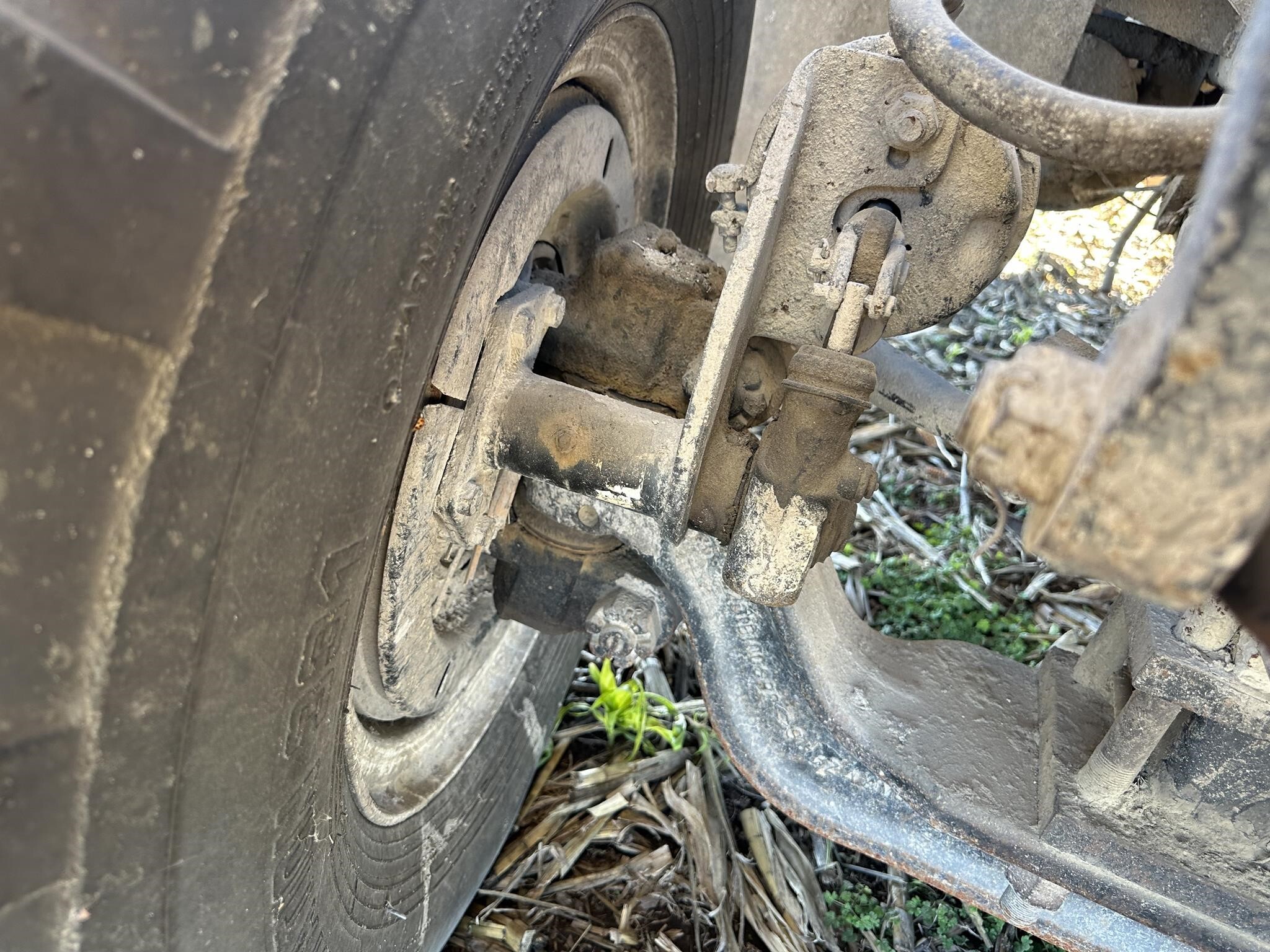  New Leader L3020 G4 Pull-Type Fertilizer Spreader