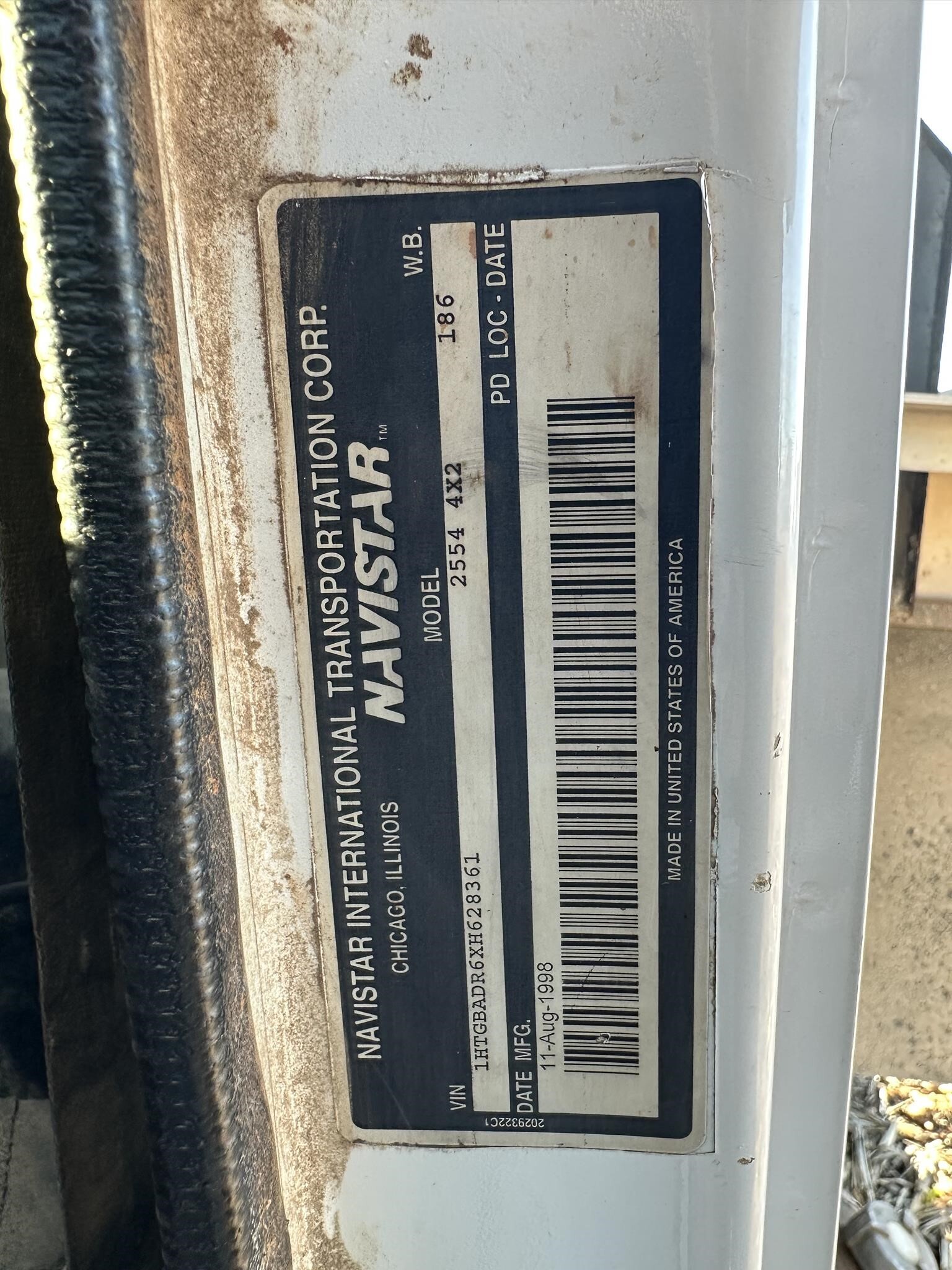  New Leader L3020 G4 Pull-Type Fertilizer Spreader