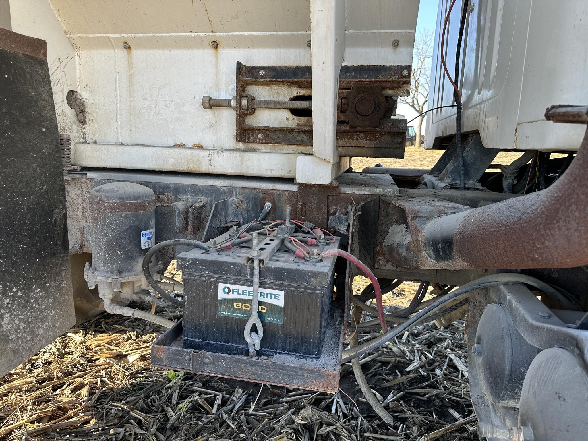  New Leader L3020 G4 Pull-Type Fertilizer Spreader