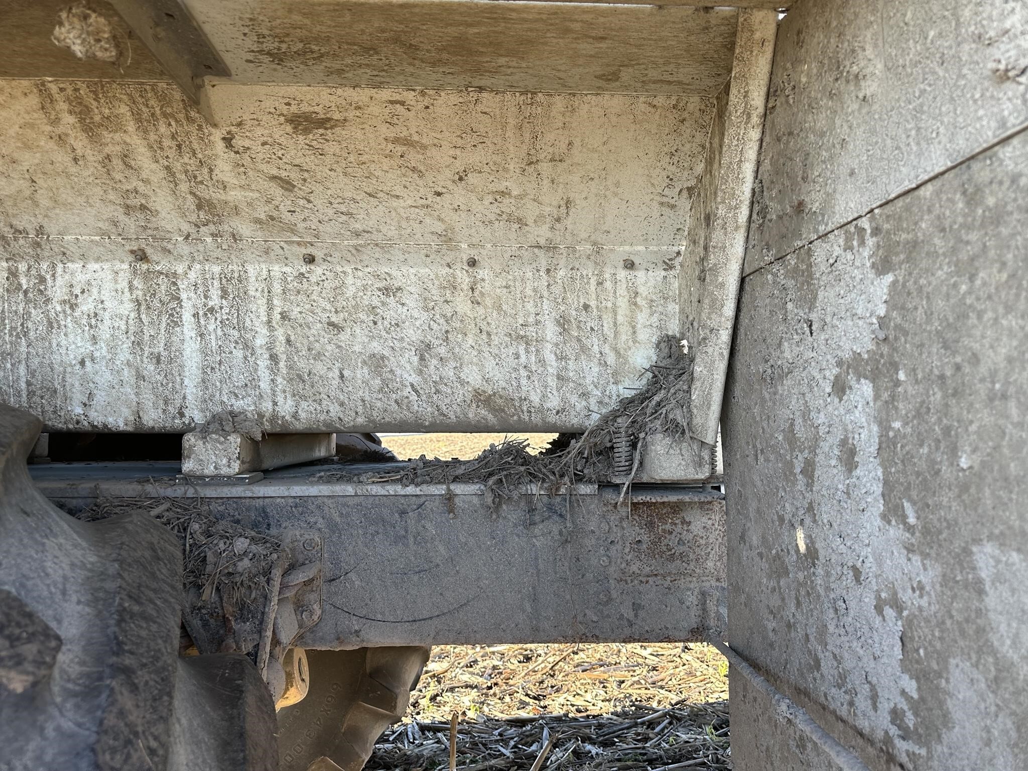  New Leader L3020 G4 Pull-Type Fertilizer Spreader